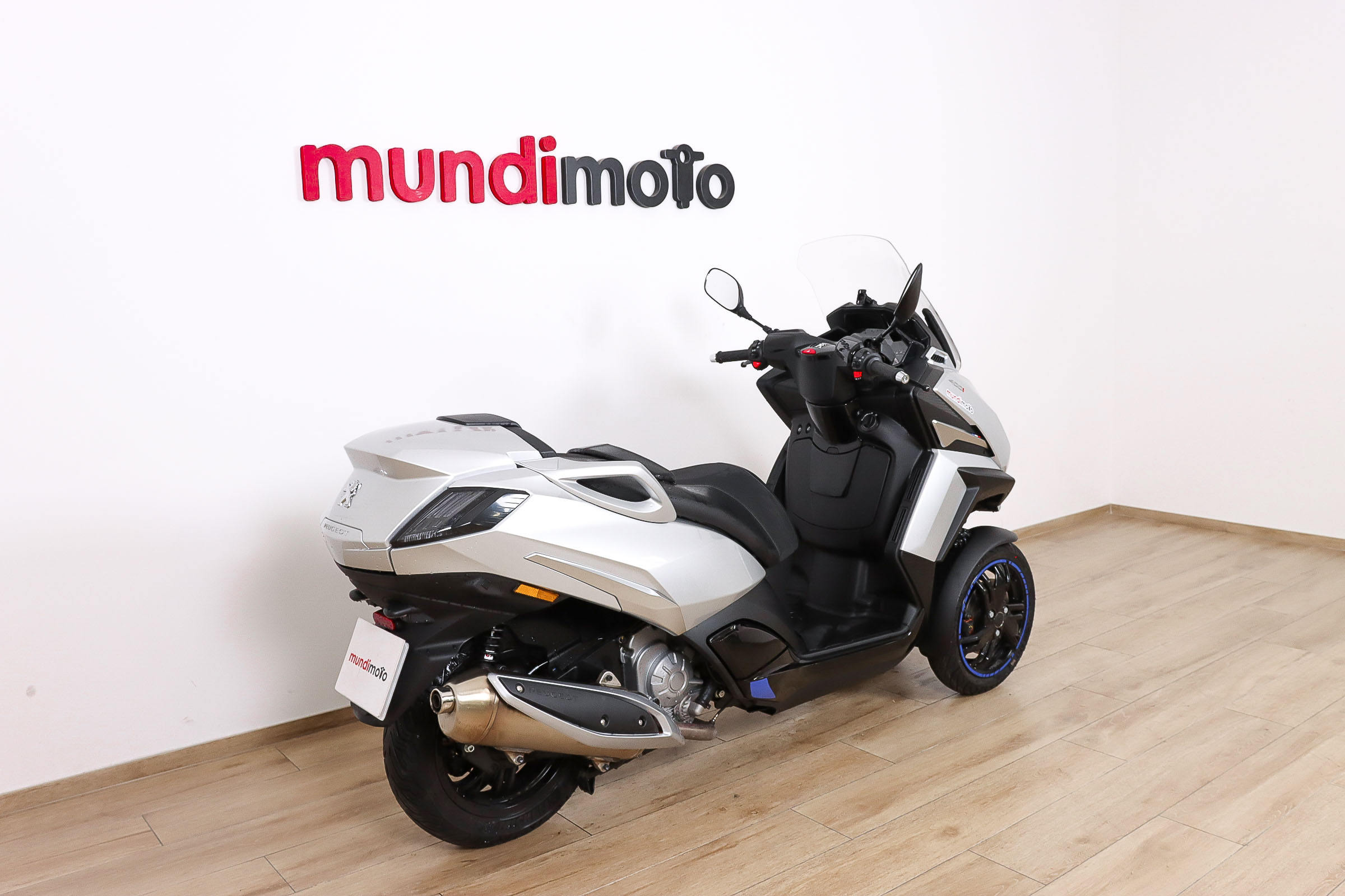 PEUGEOT Metropolis 400 Active promoPEUGEOT3 PEUGEOT Metropolis 400 Active promoPEUGEOT3