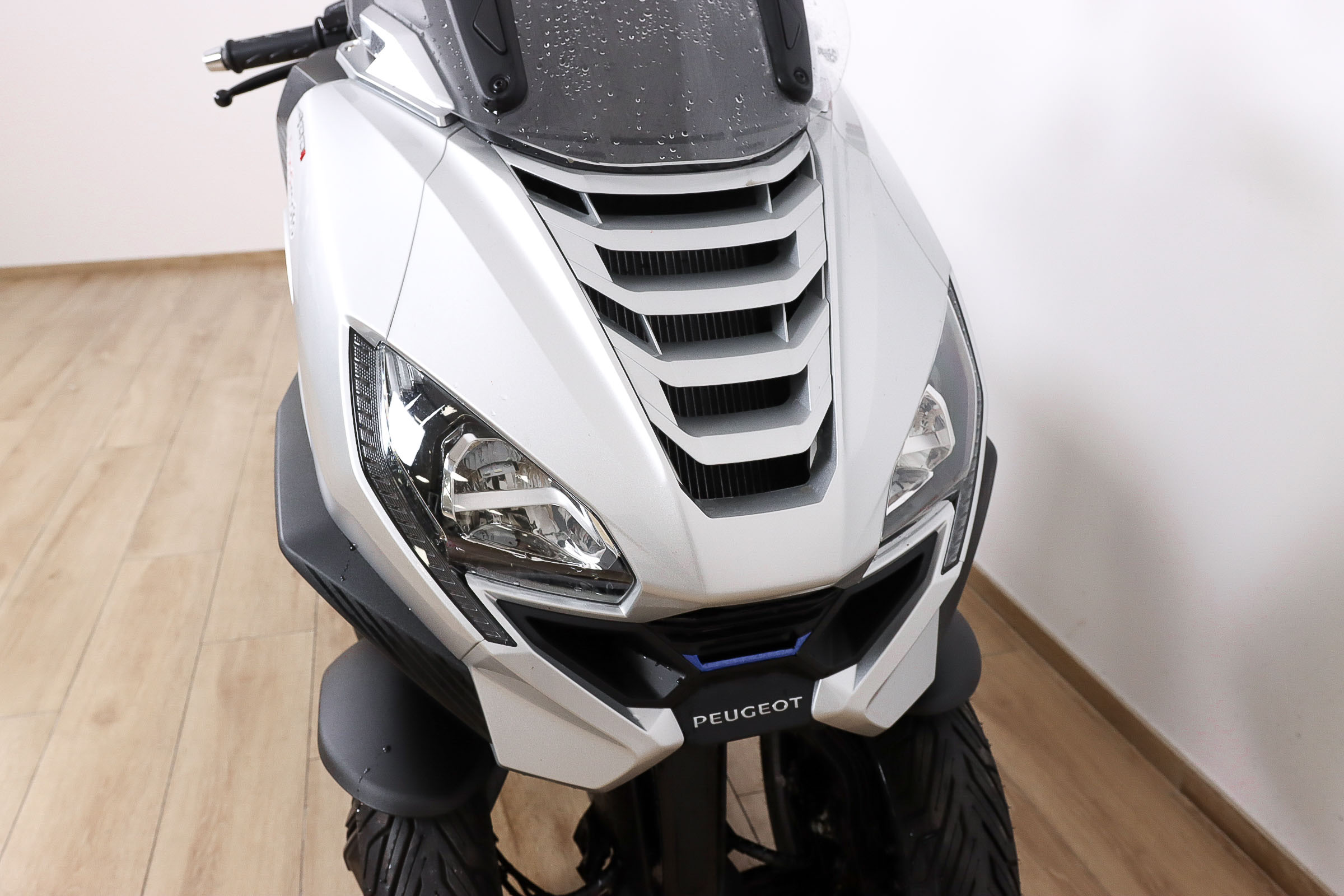 PEUGEOT Metropolis 400 Active promoPEUGEOT4 PEUGEOT Metropolis 400 Active promoPEUGEOT4