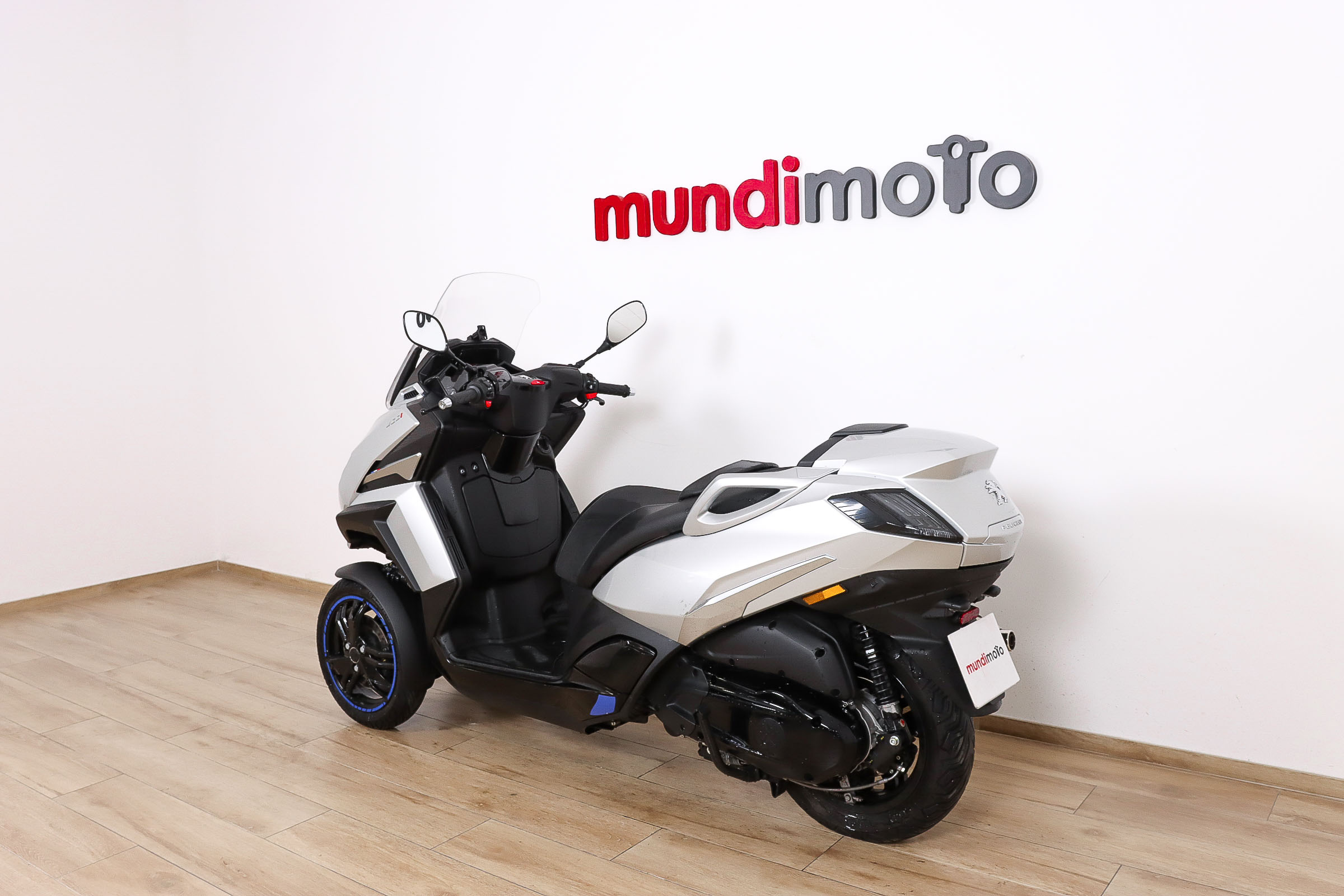 PEUGEOT Metropolis 400 Active promoPEUGEOT7 PEUGEOT Metropolis 400 Active promoPEUGEOT7