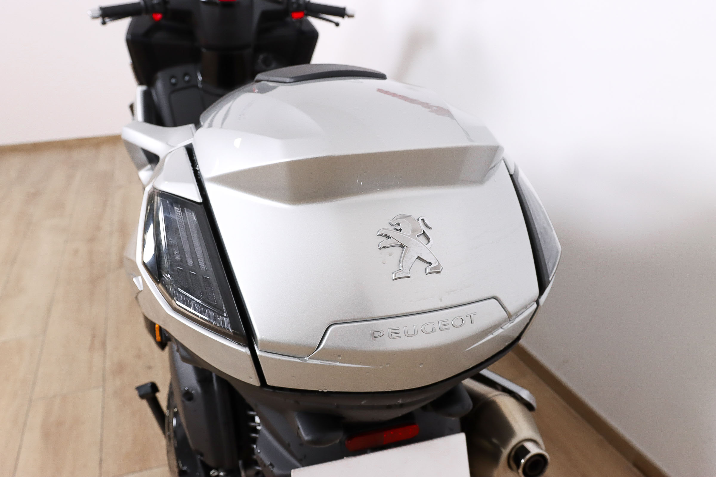 PEUGEOT Metropolis 400 Active promoPEUGEOT9 PEUGEOT Metropolis 400 Active promoPEUGEOT9