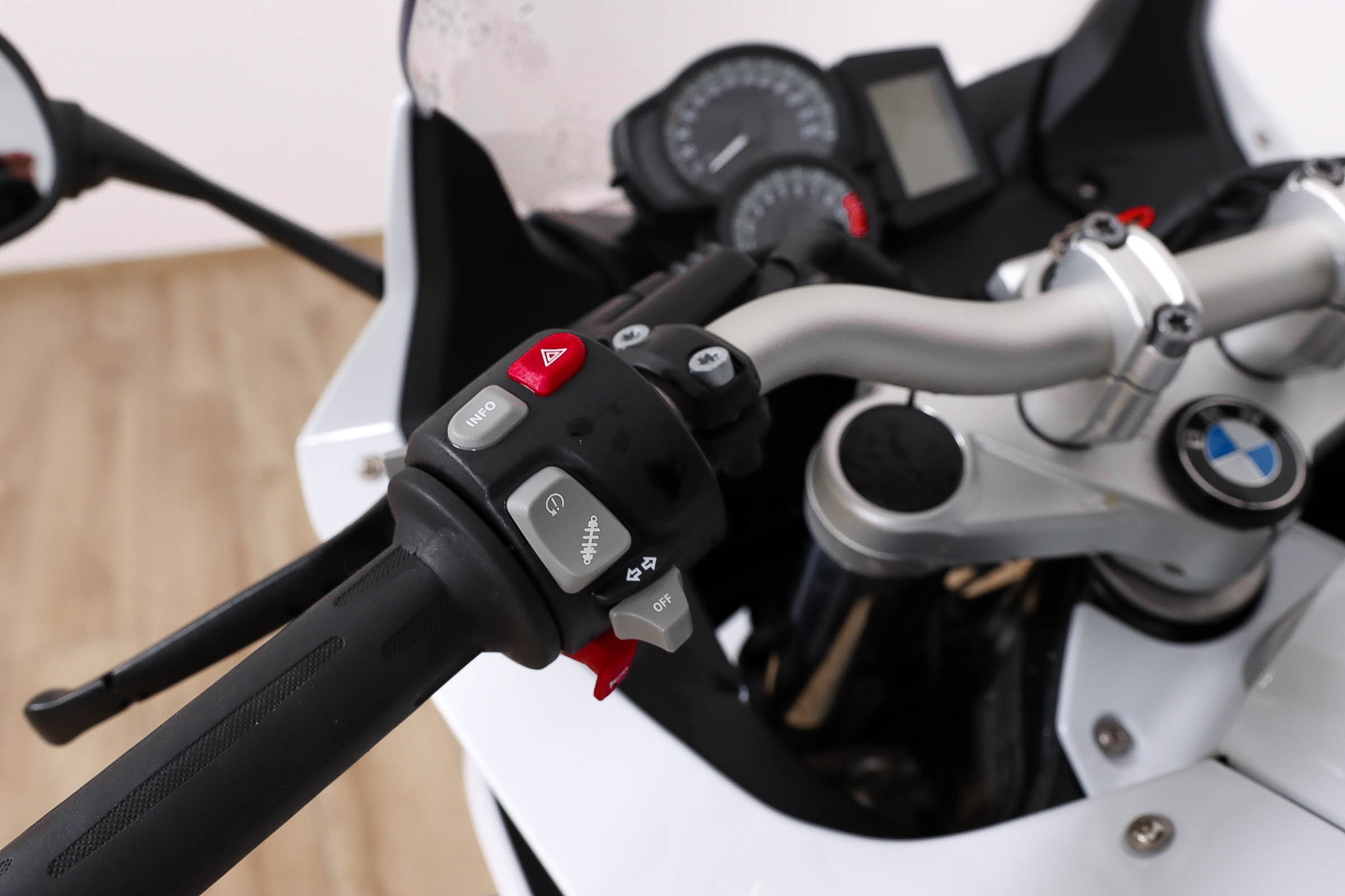 BMW F 800 GTBMW12 BMW F 800 GTBMW12