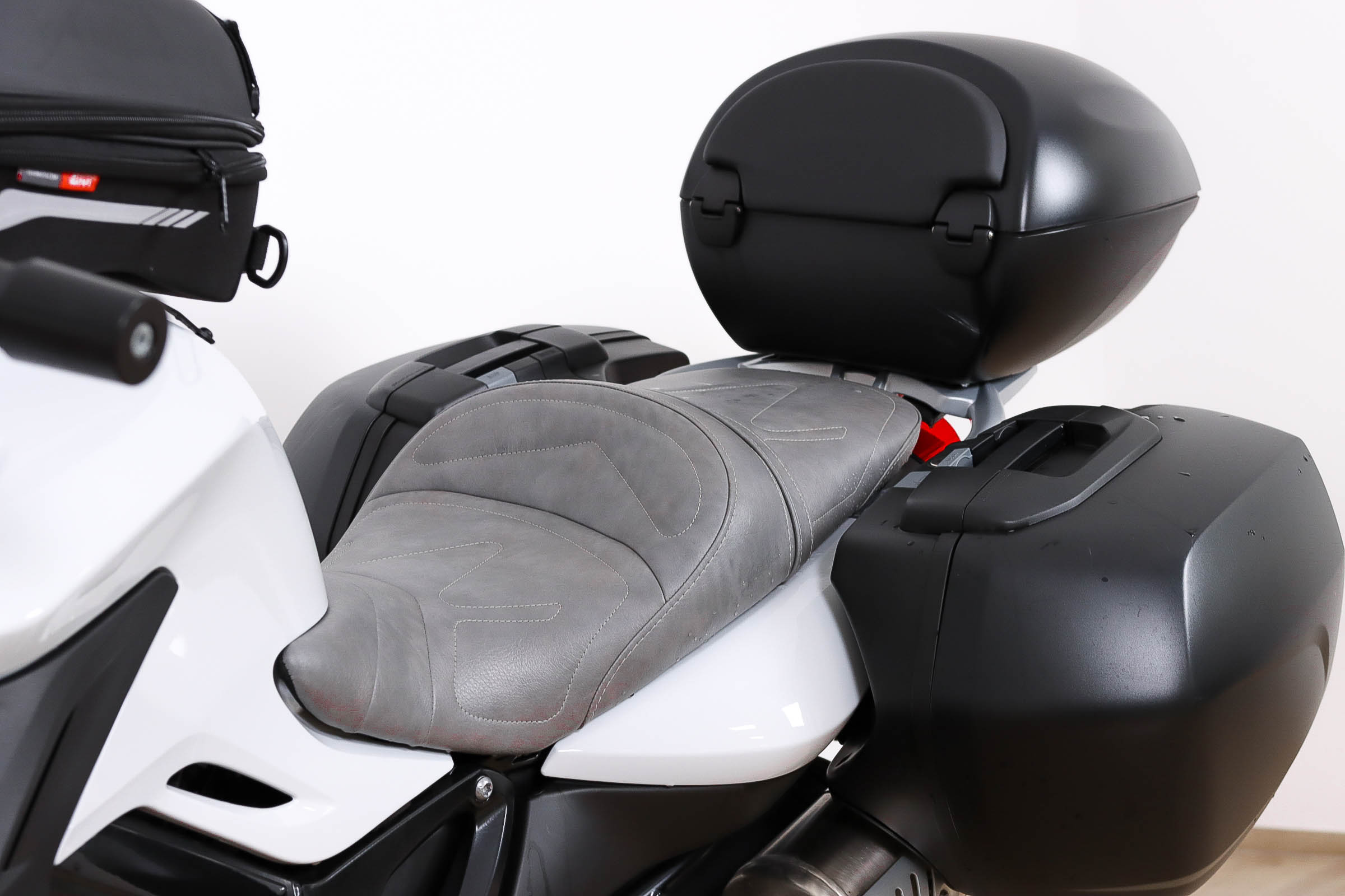 BMW F 800 GTBMW16 BMW F 800 GTBMW16