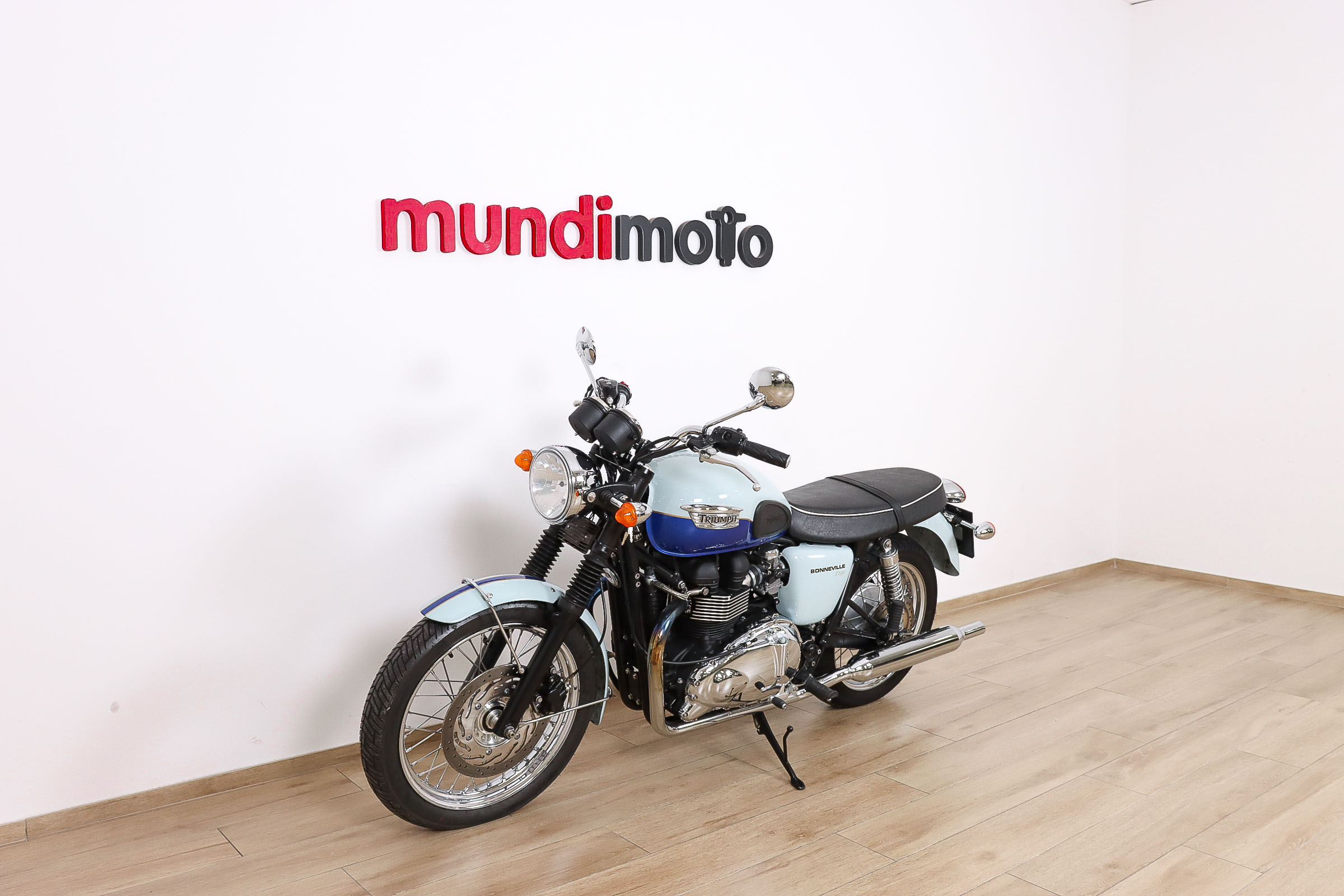 TRIUMPH BONNEVILLE T100TRIUMPH7 TRIUMPH BONNEVILLE T100TRIUMPH7