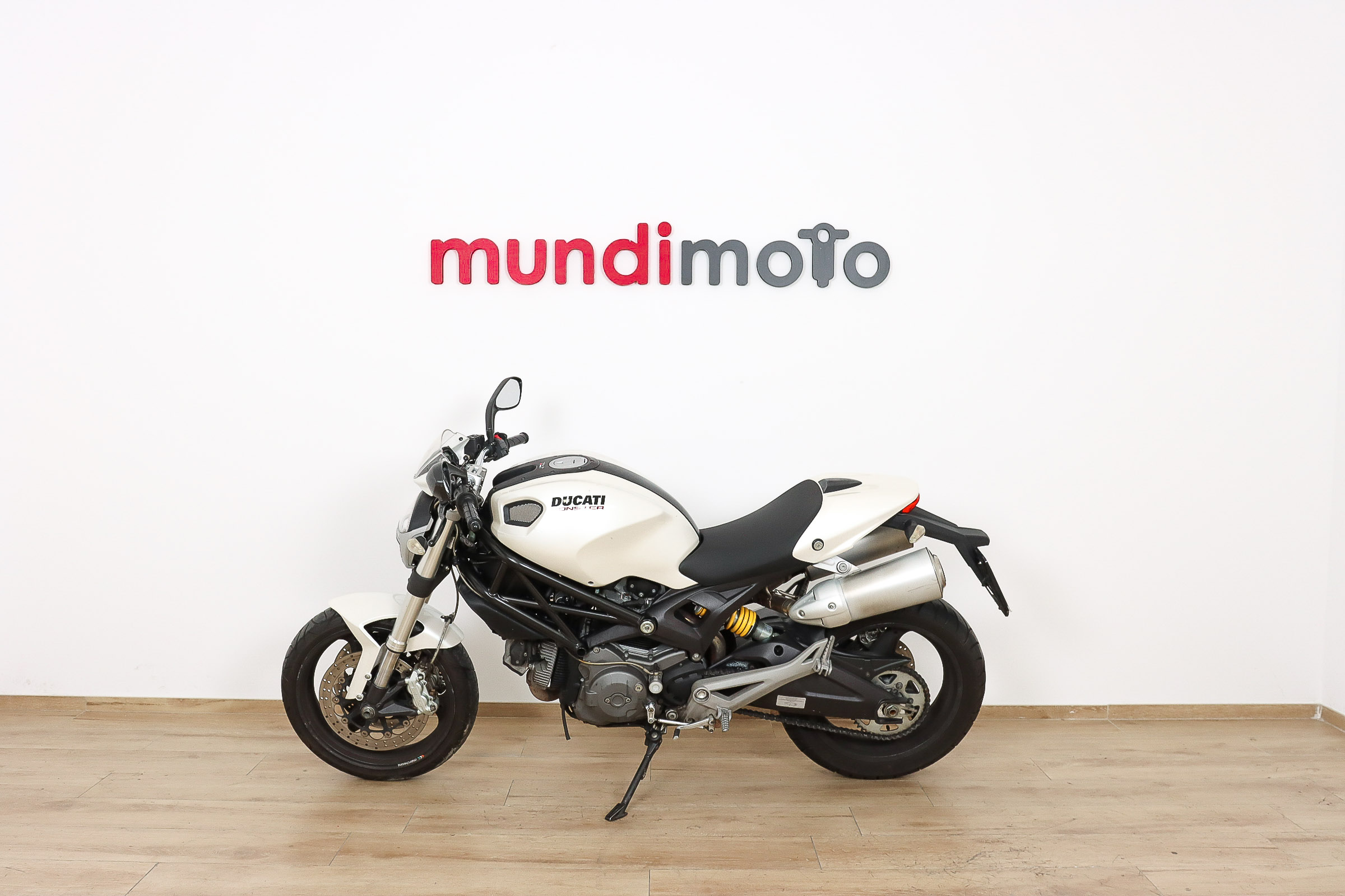 DUCATI MONSTER 696DUCATI7 DUCATI MONSTER 696DUCATI7