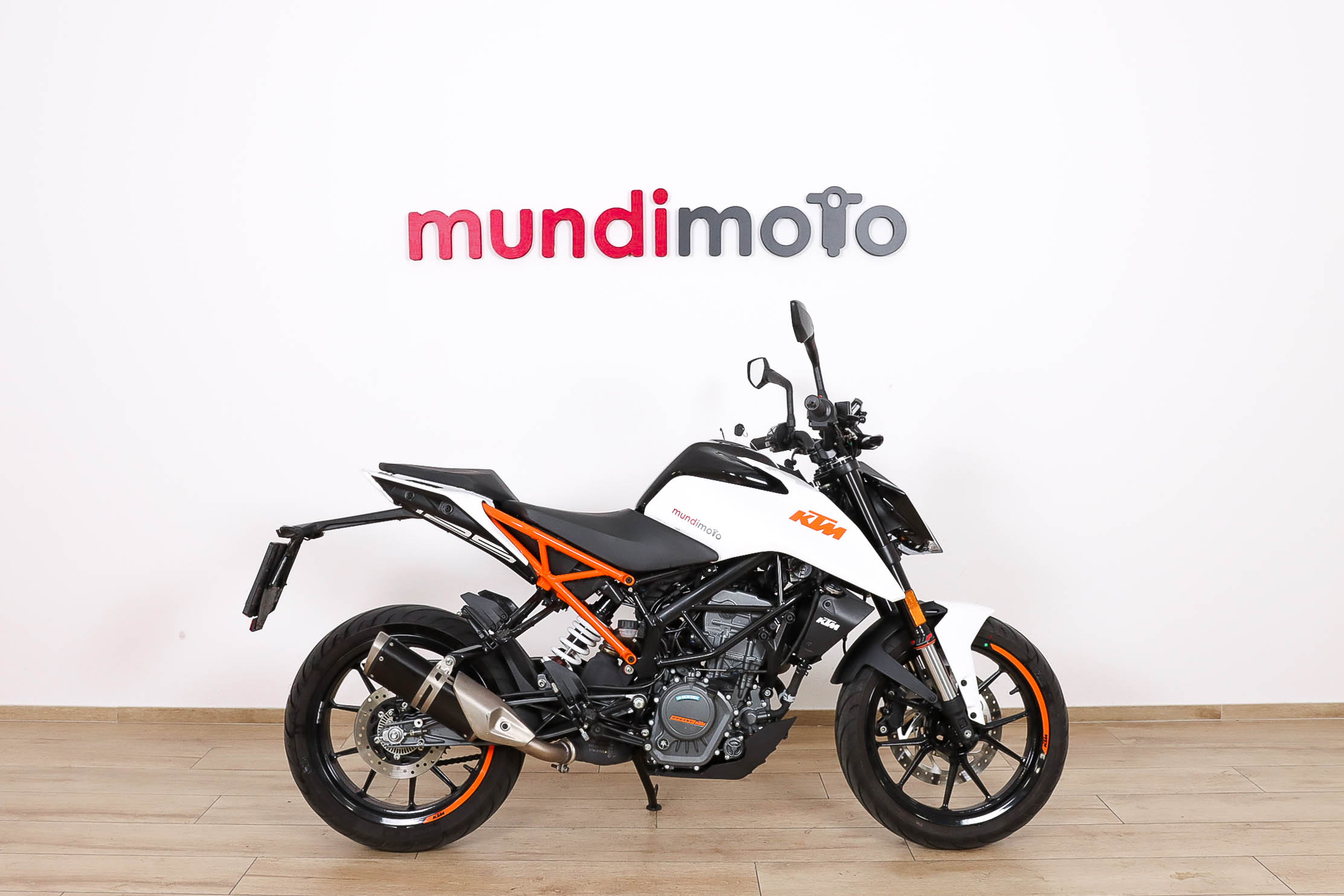 KTM 125 Duke promoKTM0 KTM 125 Duke promoKTM0