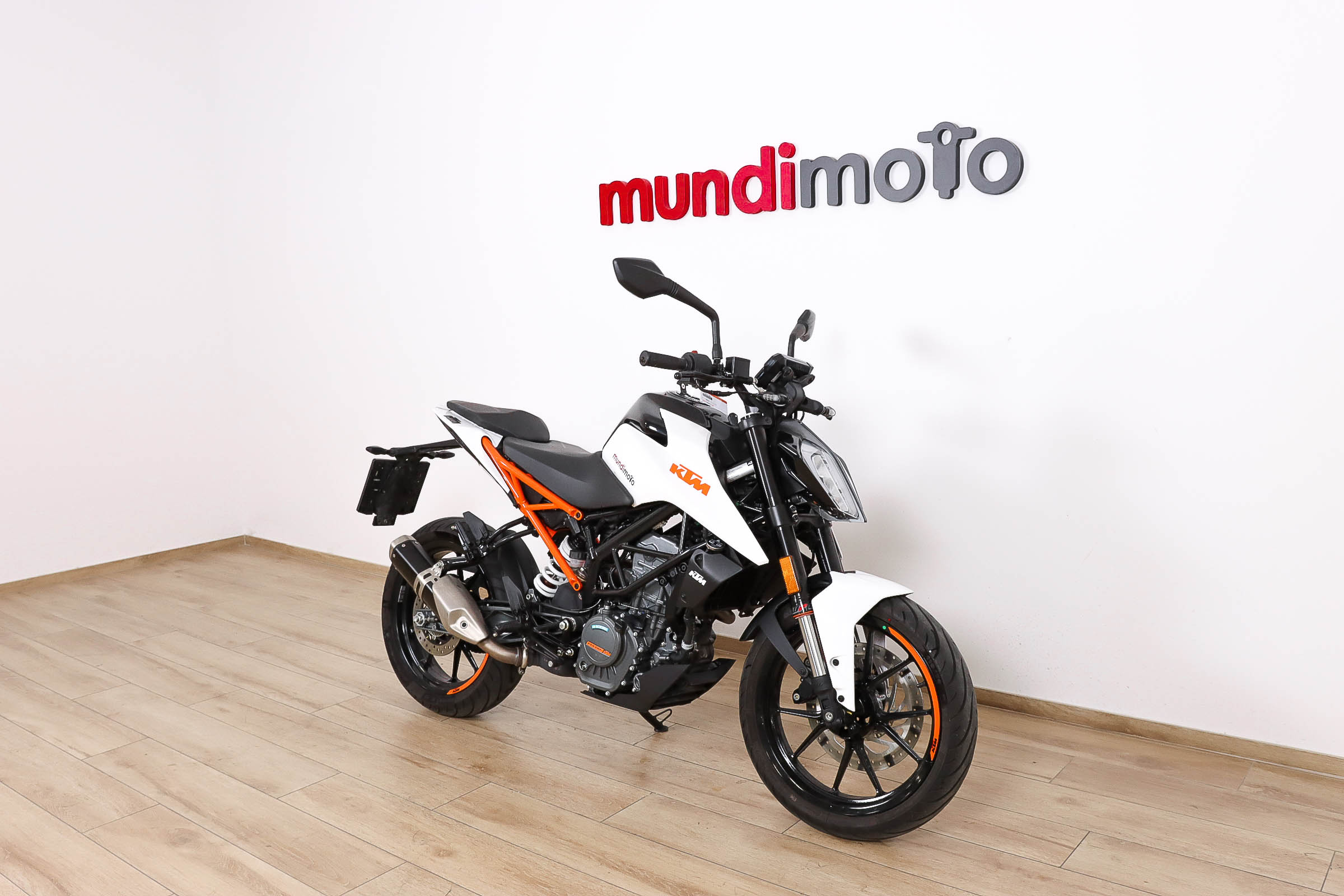 KTM 125 Duke promoKTM1 KTM 125 Duke promoKTM1