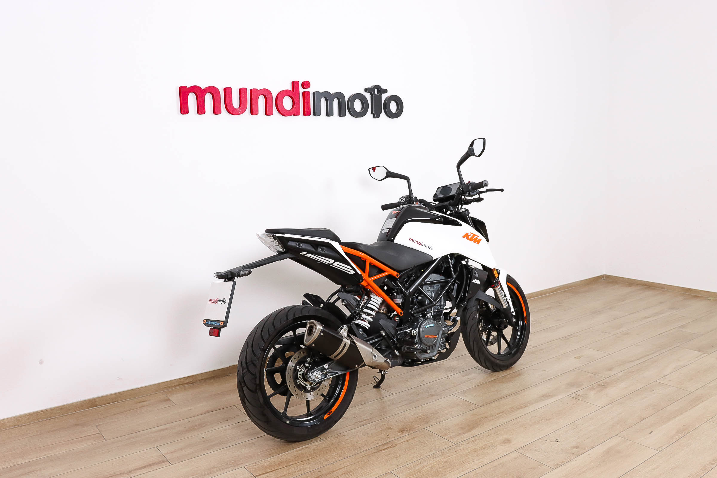 KTM 125 Duke promoKTM2 KTM 125 Duke promoKTM2