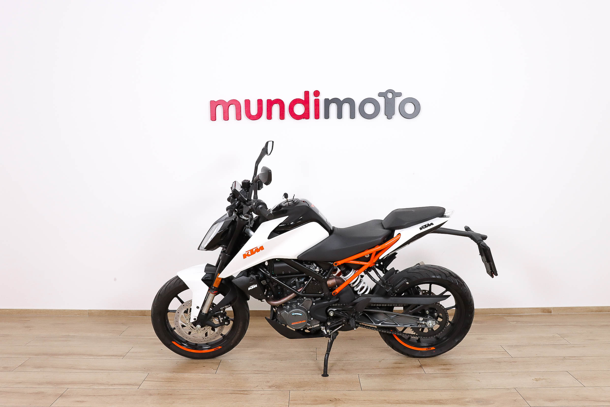 KTM 125 Duke promoKTM7 KTM 125 Duke promoKTM7