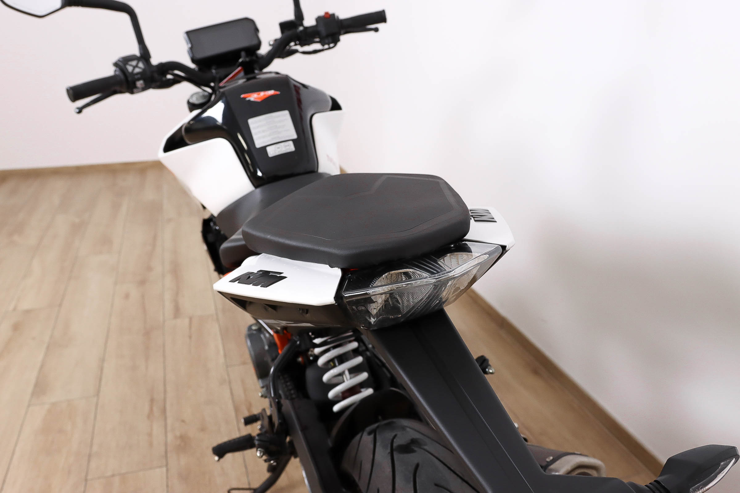 KTM 125 Duke promoKTM10 KTM 125 Duke promoKTM10