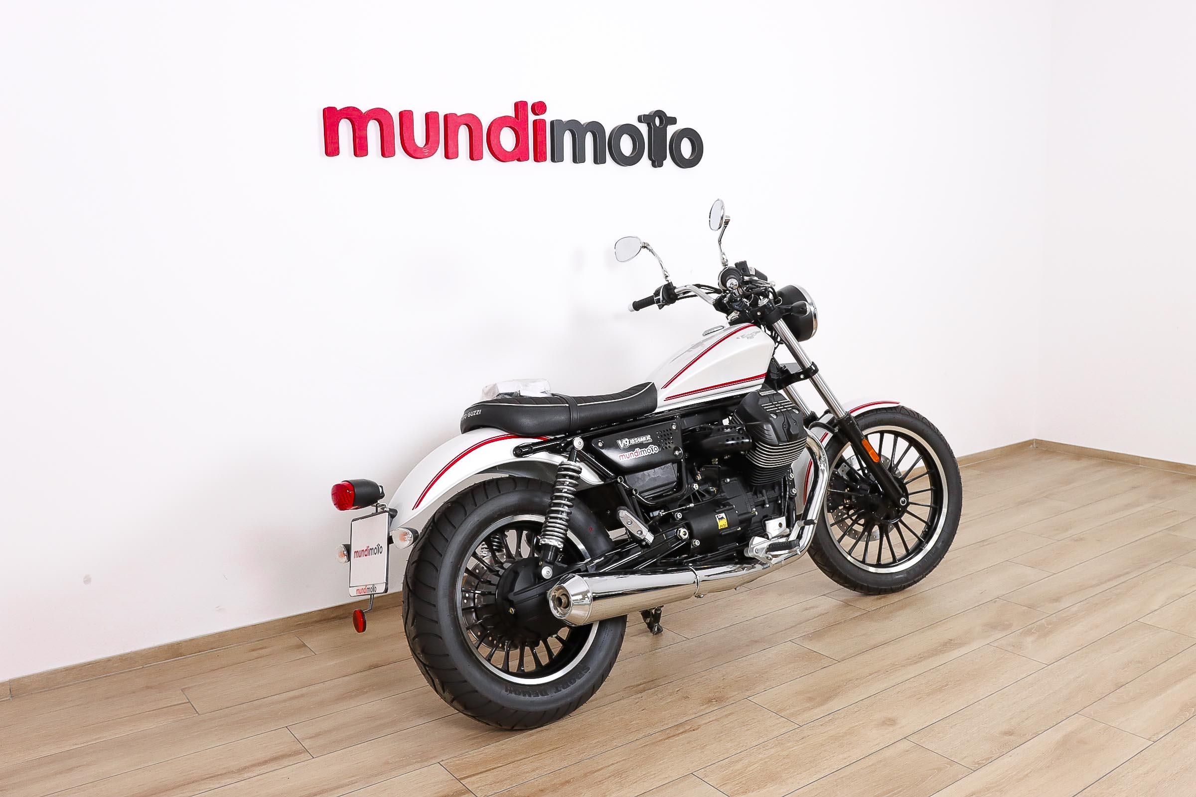MOTO GUZZI V9 RoamerMOTO GUZZI2 MOTO GUZZI V9 RoamerMOTO GUZZI2