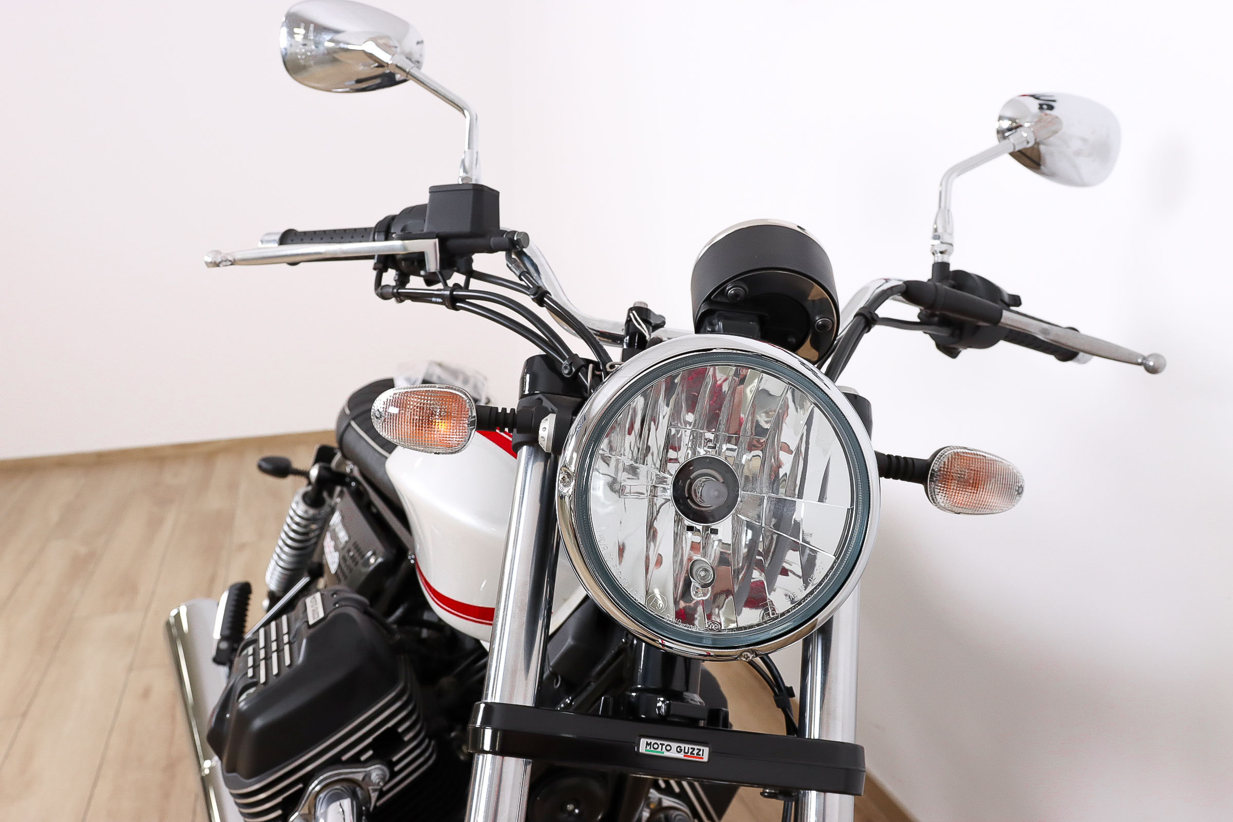 MOTO GUZZI V9 RoamerMOTO GUZZI3 MOTO GUZZI V9 RoamerMOTO GUZZI3
