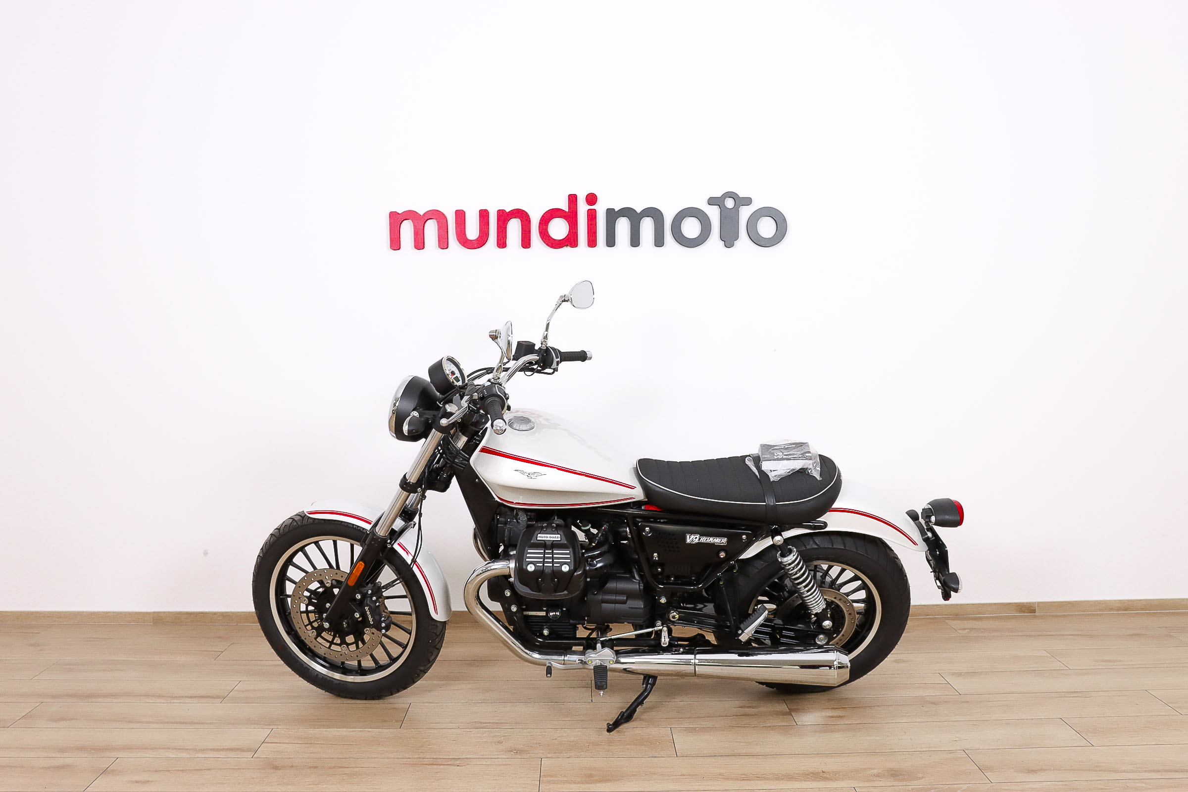 MOTO GUZZI V9 RoamerMOTO GUZZI8 MOTO GUZZI V9 RoamerMOTO GUZZI8