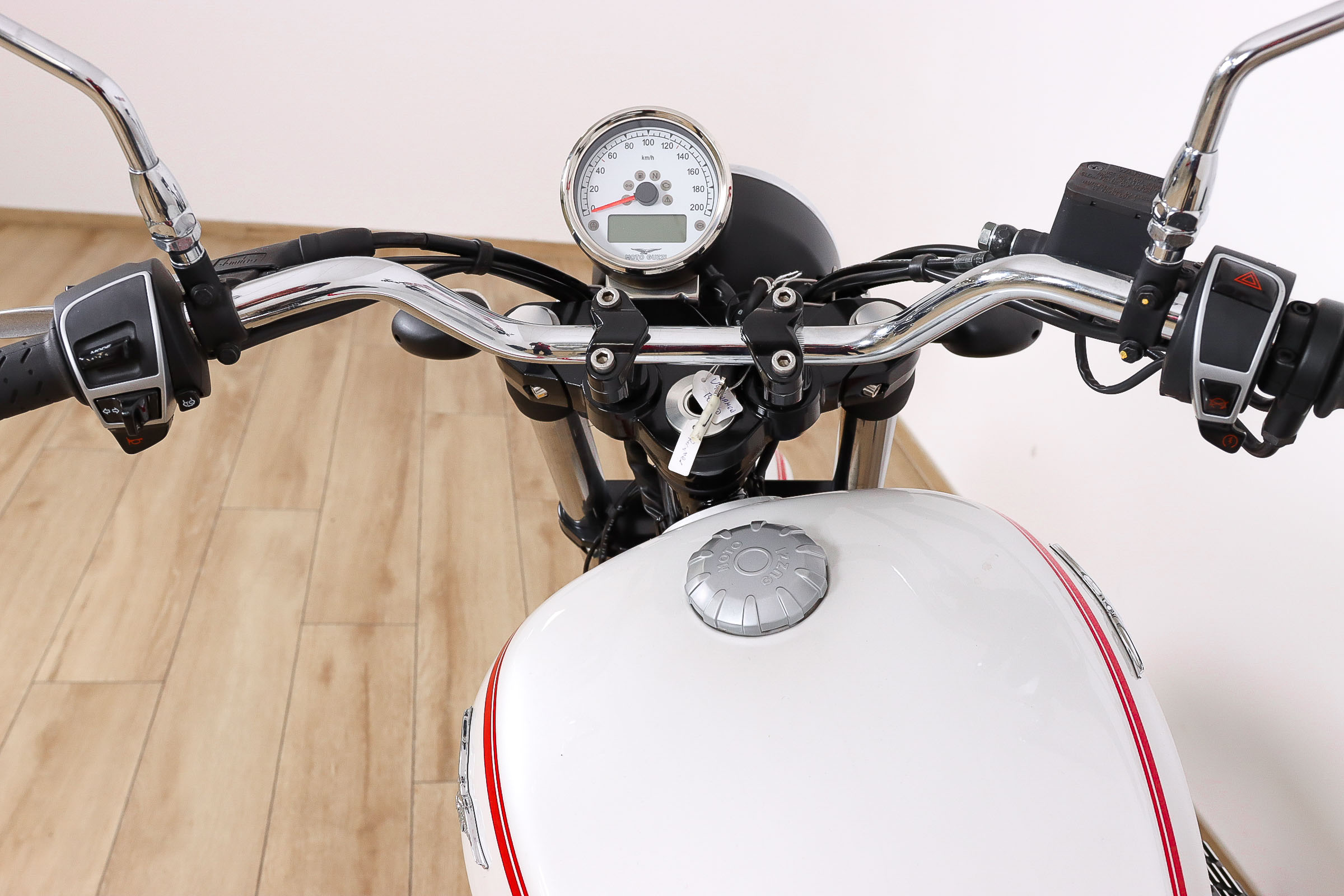 MOTO GUZZI V9 RoamerMOTO GUZZI12 MOTO GUZZI V9 RoamerMOTO GUZZI12