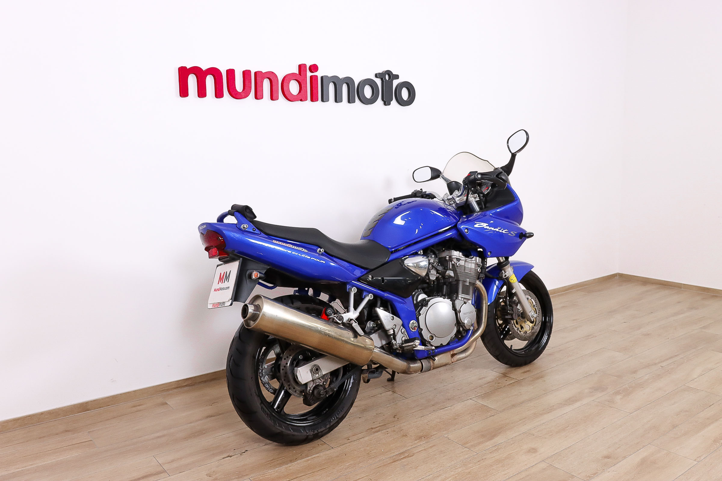 SUZUKI Bandit 650 S promoSUZUKI2 SUZUKI Bandit 650 S promoSUZUKI2