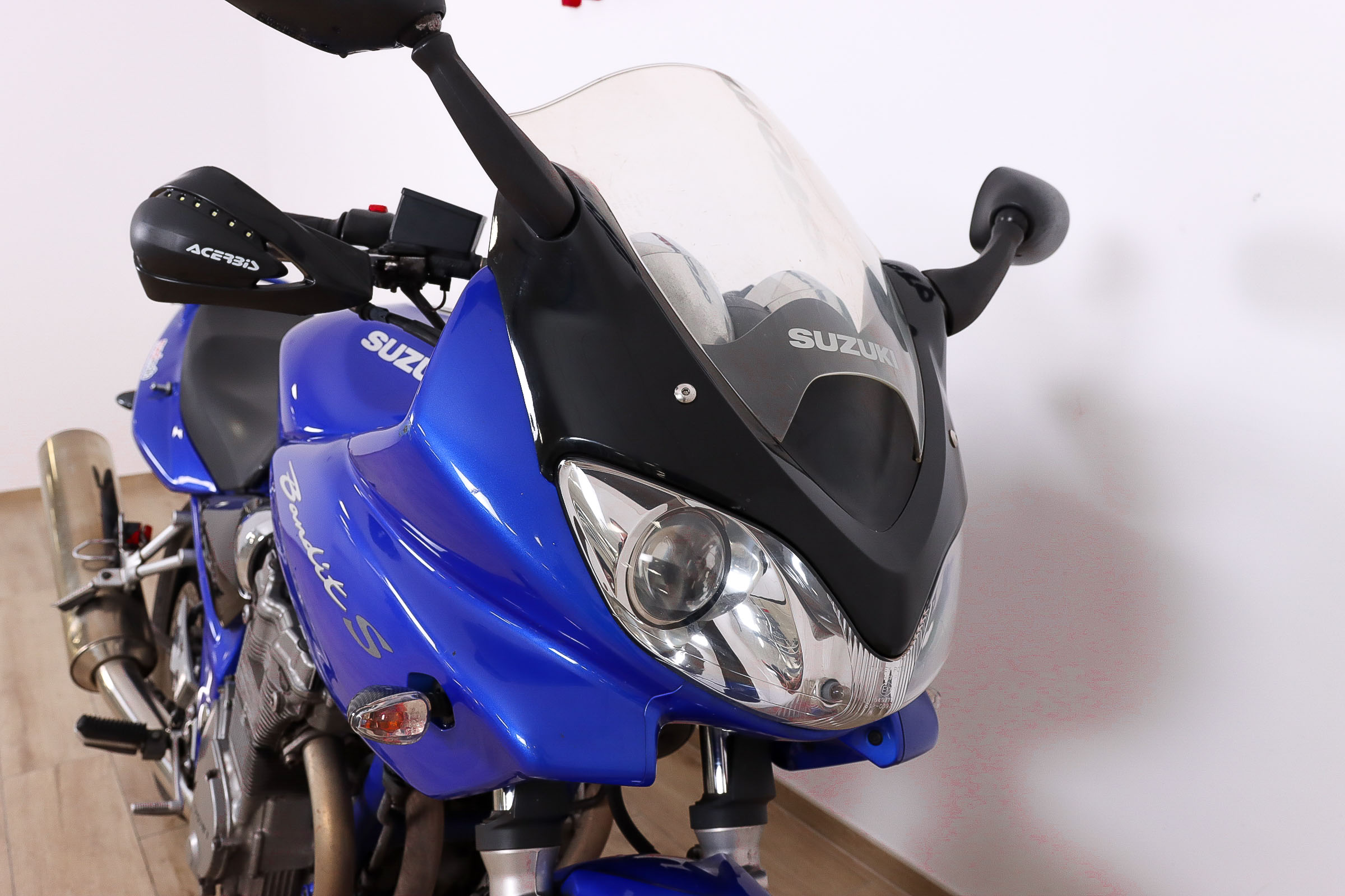 SUZUKI Bandit 650 S promoSUZUKI3 SUZUKI Bandit 650 S promoSUZUKI3