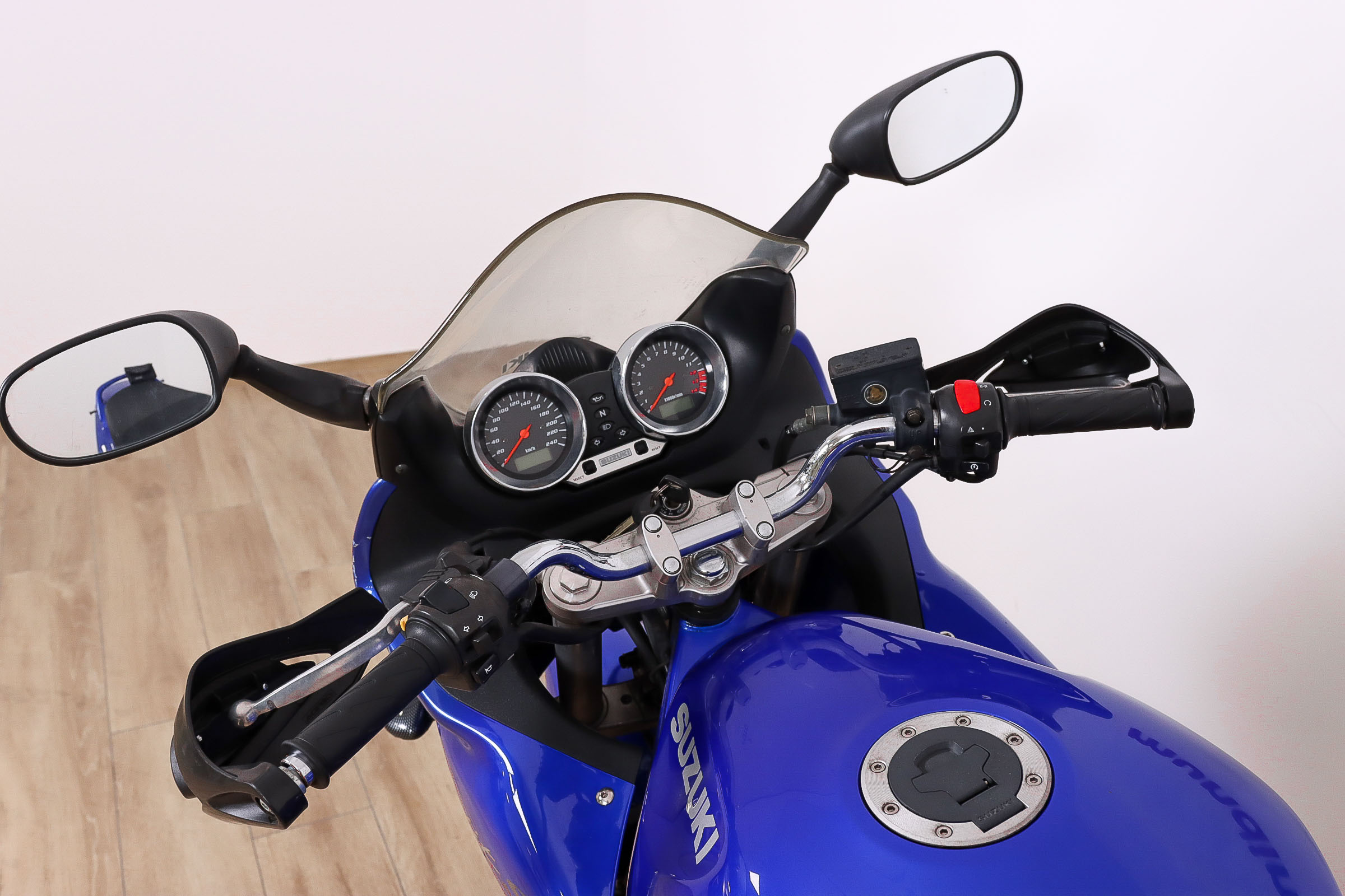 SUZUKI Bandit 650 S promoSUZUKI11 SUZUKI Bandit 650 S promoSUZUKI11