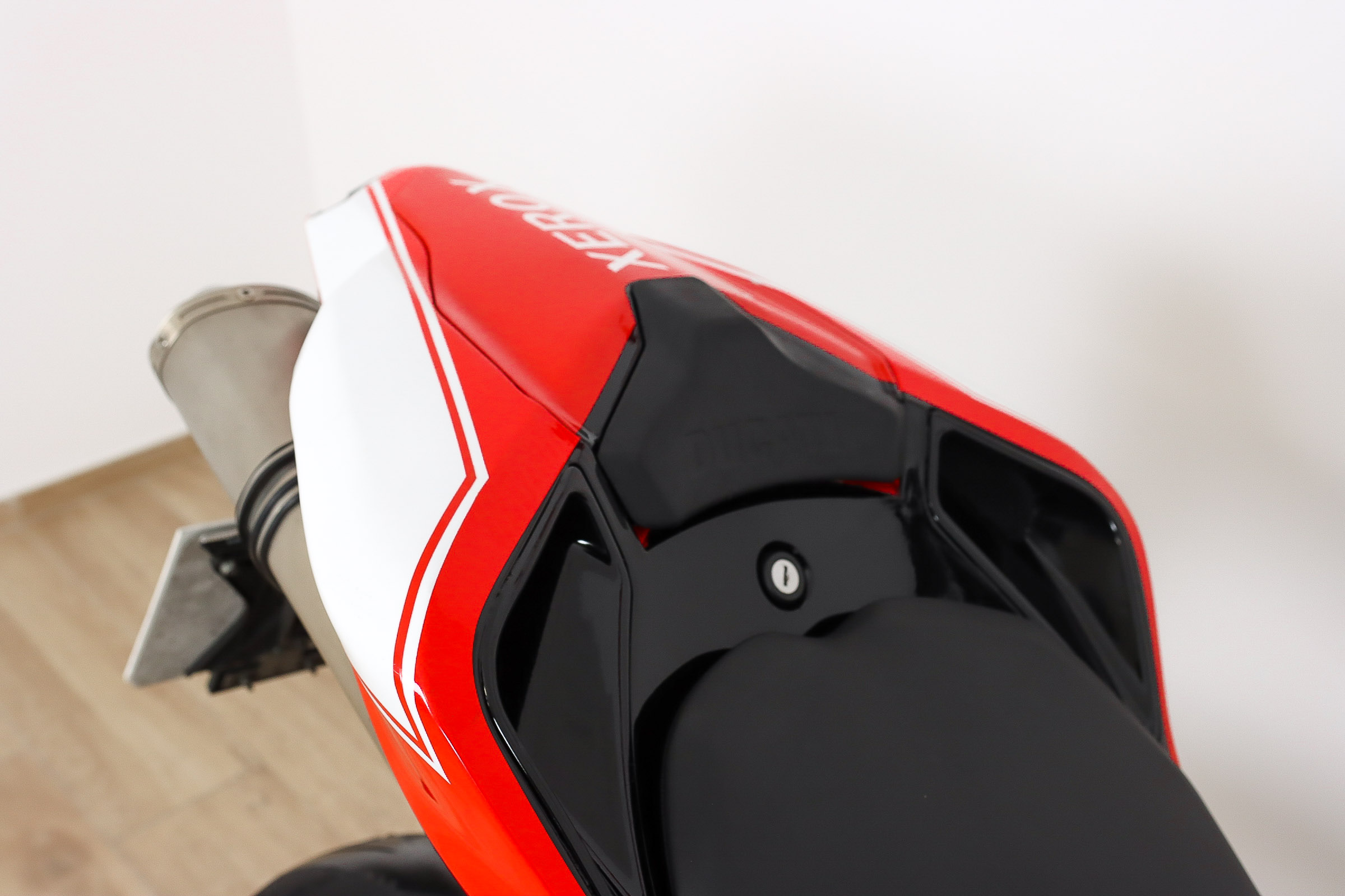 DUCATI 848 SuperbikeDUCATI6 DUCATI 848 SuperbikeDUCATI6