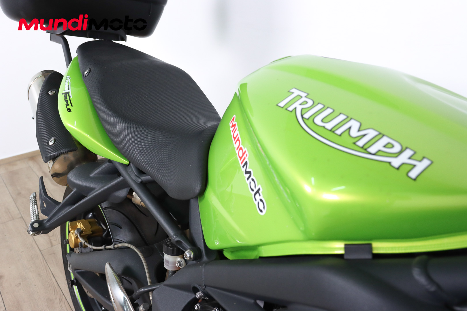 TRIUMPH STREET TRIPLETRIUMPH5 TRIUMPH STREET TRIPLETRIUMPH5
