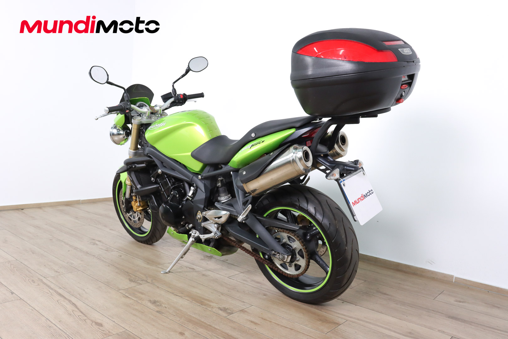 TRIUMPH STREET TRIPLETRIUMPH8 TRIUMPH STREET TRIPLETRIUMPH8