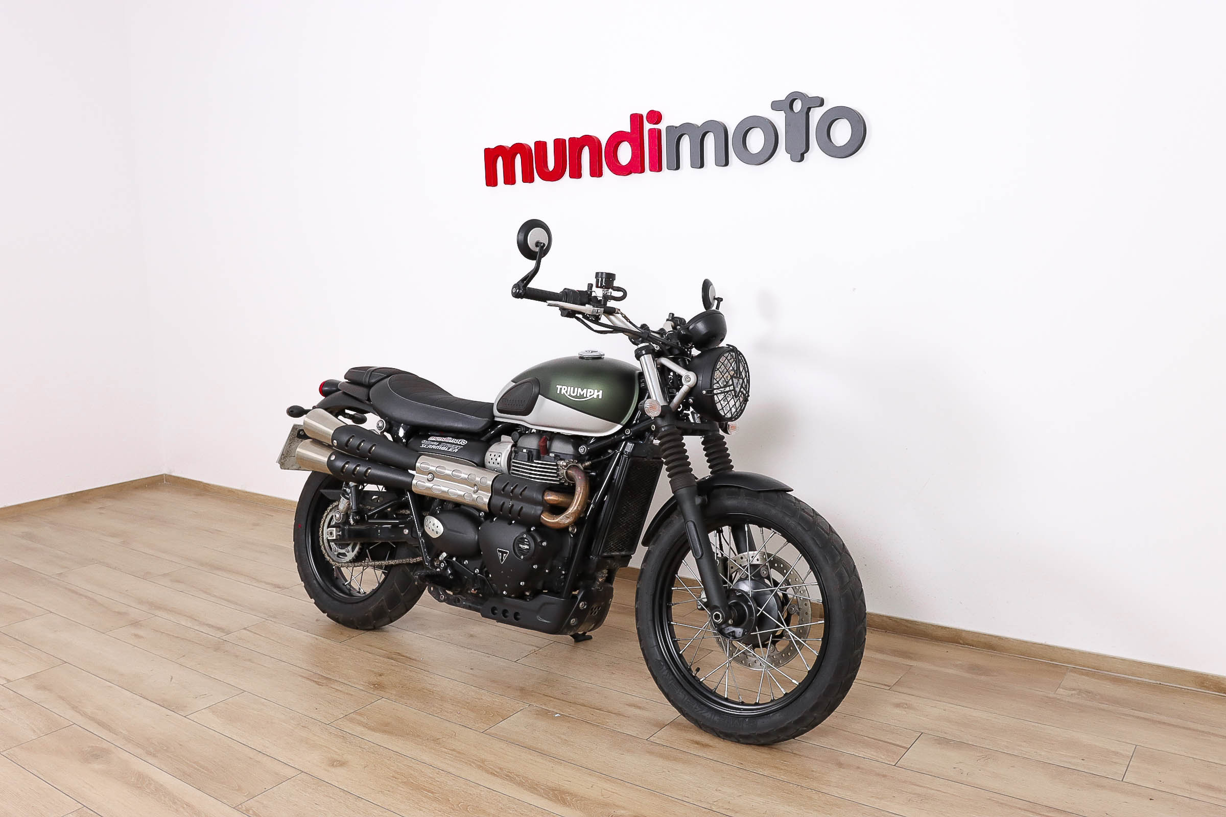 TRIUMPH Street ScramblerTRIUMPH2 TRIUMPH Street ScramblerTRIUMPH2