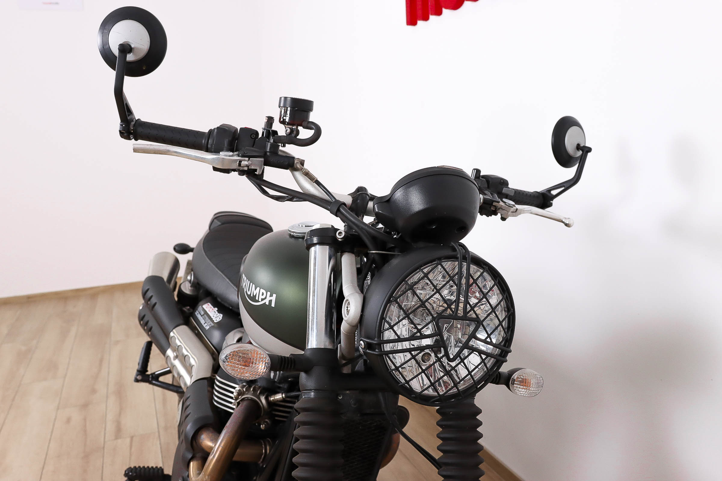 TRIUMPH Street ScramblerTRIUMPH4 TRIUMPH Street ScramblerTRIUMPH4