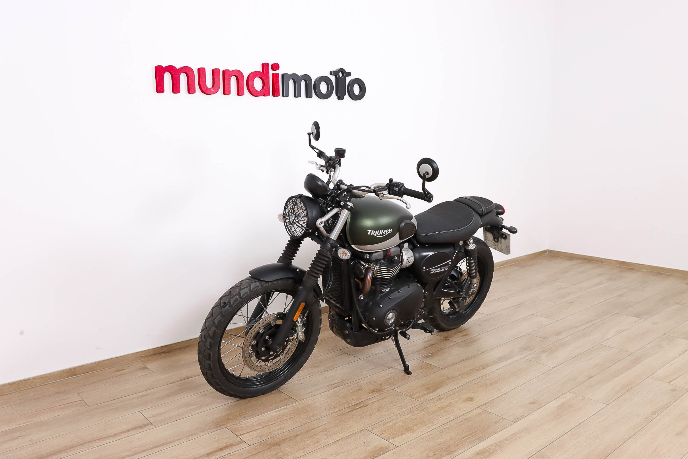 TRIUMPH Street ScramblerTRIUMPH9 TRIUMPH Street ScramblerTRIUMPH9