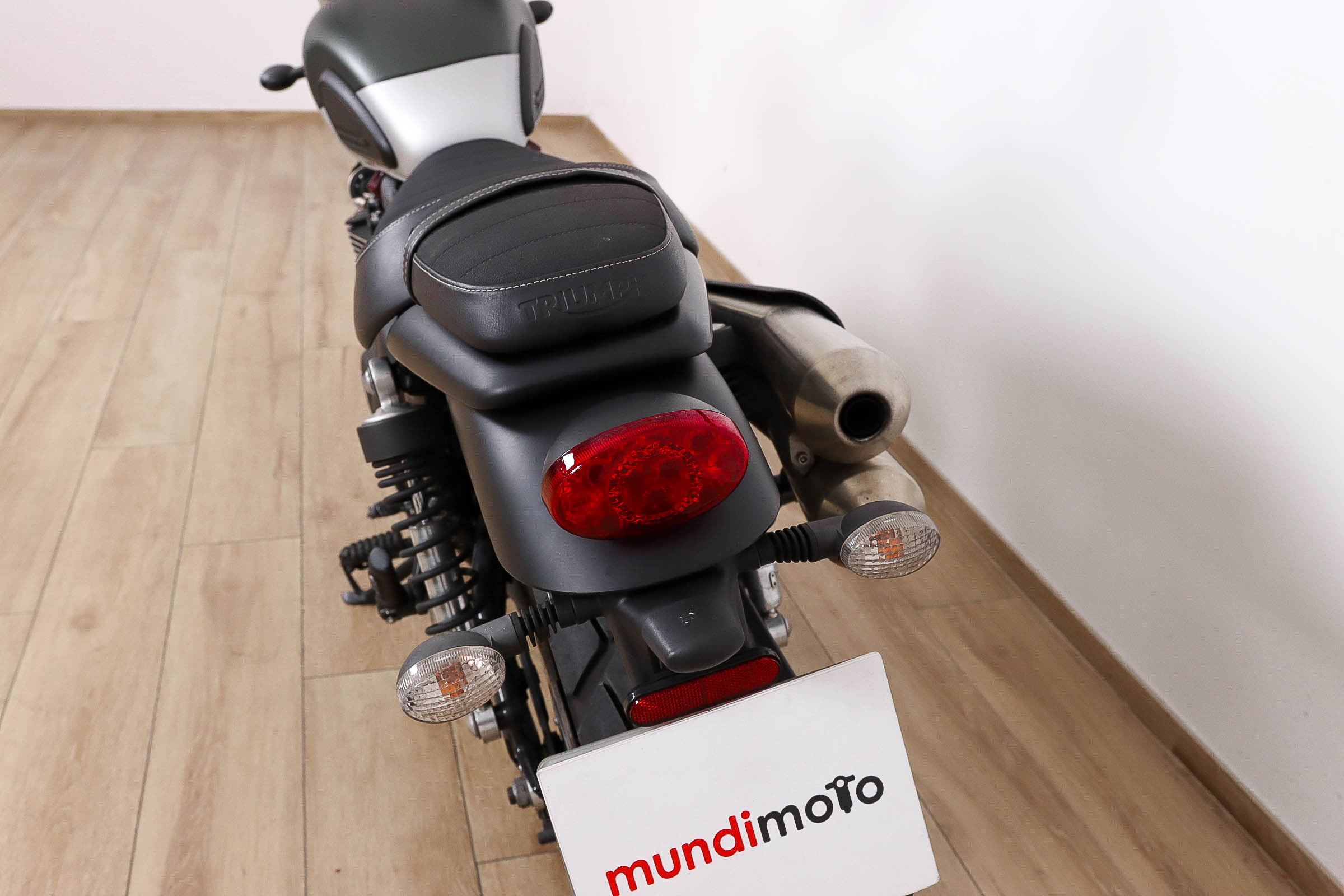 TRIUMPH Street ScramblerTRIUMPH10 TRIUMPH Street ScramblerTRIUMPH10