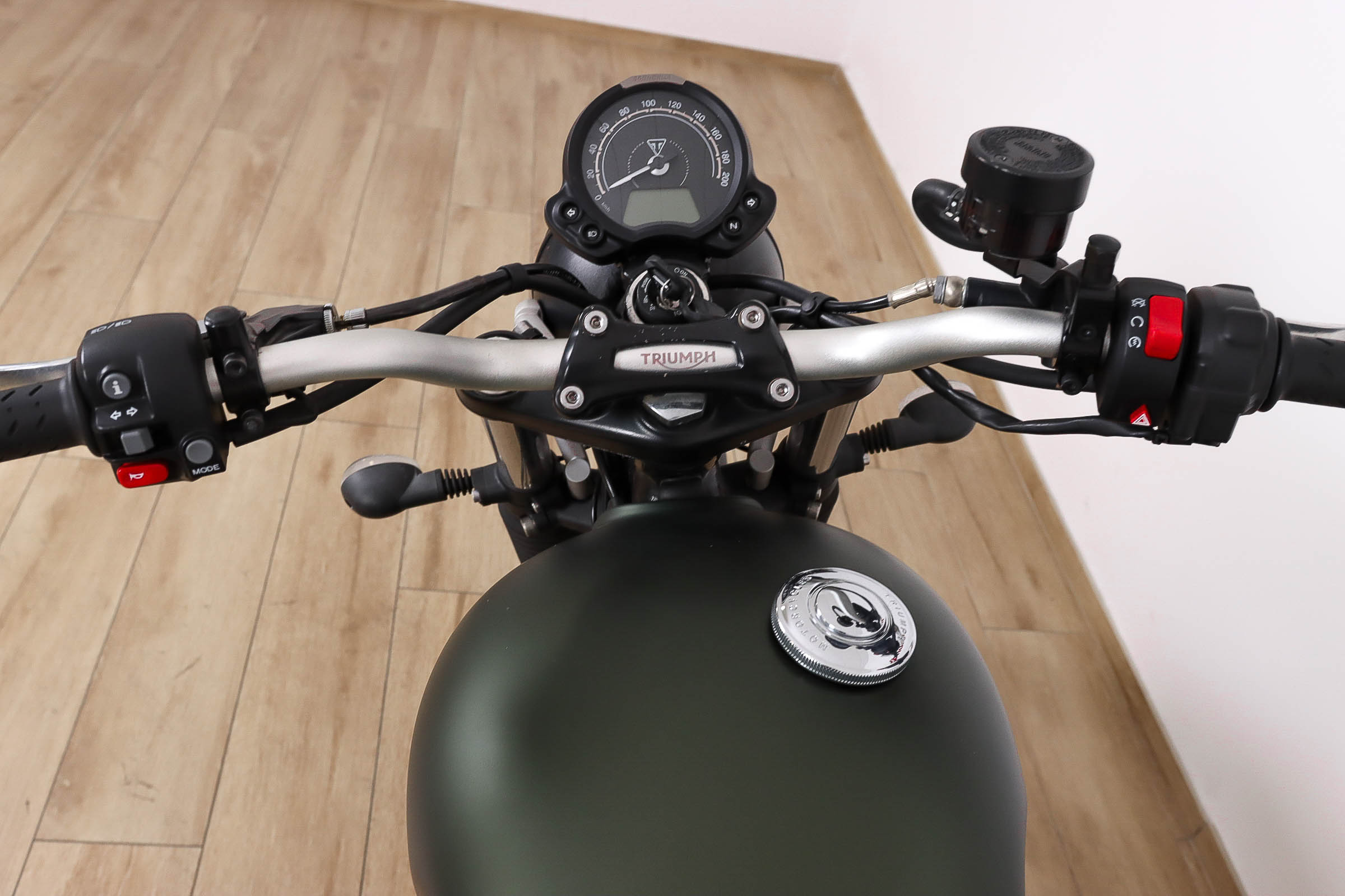 TRIUMPH Street ScramblerTRIUMPH11 TRIUMPH Street ScramblerTRIUMPH11