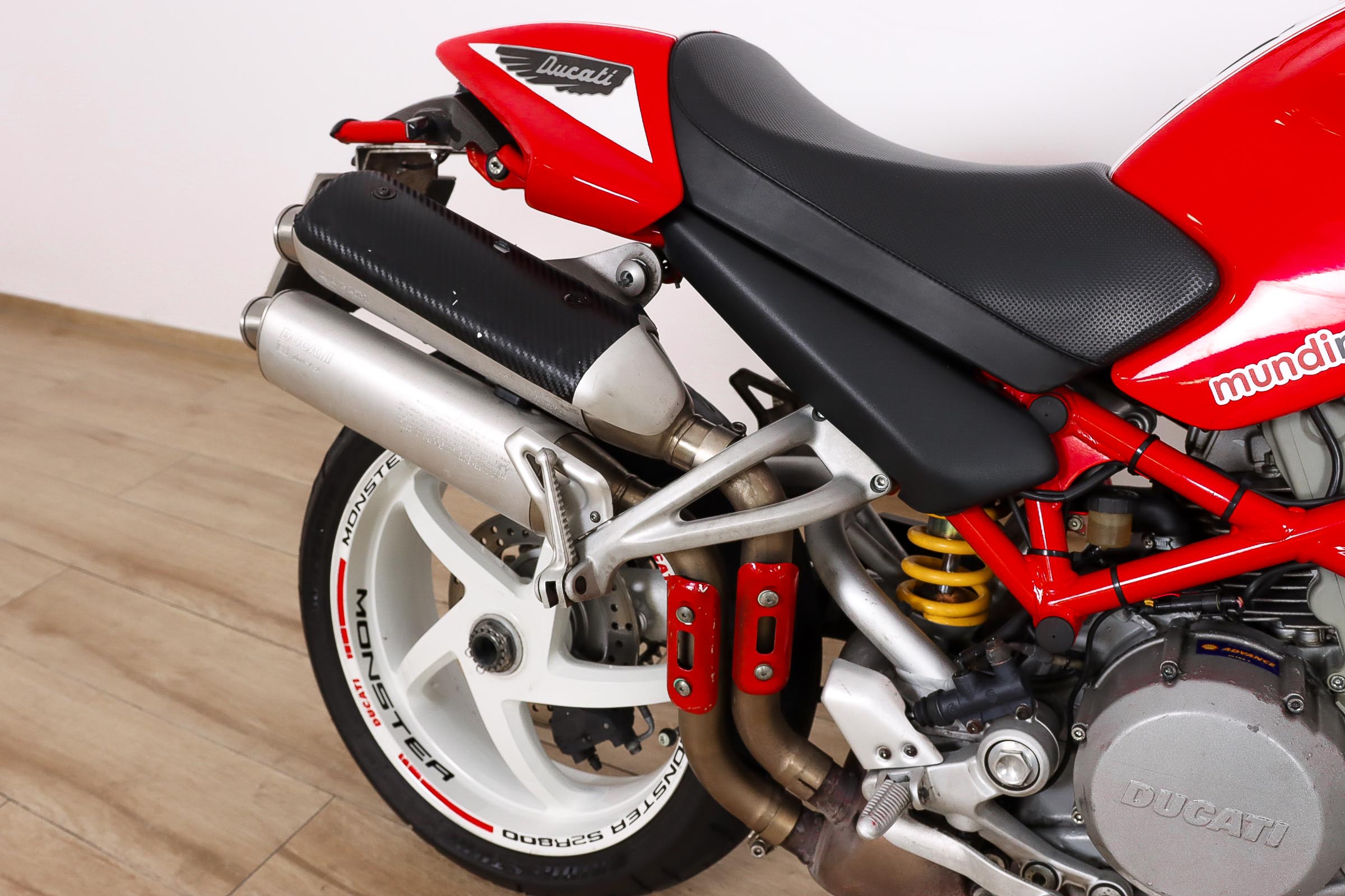 DUCATI MONSTER S2R 800DUCATI4 DUCATI MONSTER S2R 800DUCATI4