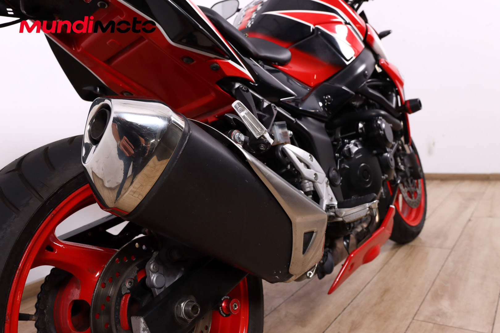 SUZUKI GSR 750SUZUKI5 SUZUKI GSR 750SUZUKI5