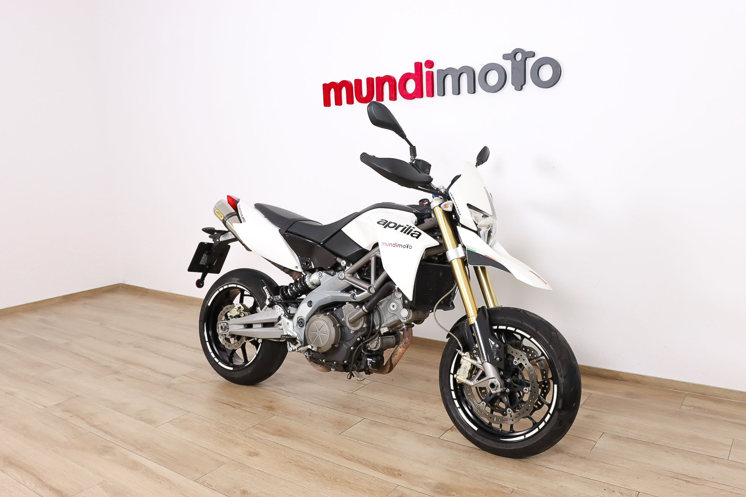 APRILIA Dorsoduro 750APRILIA2 APRILIA Dorsoduro 750APRILIA2