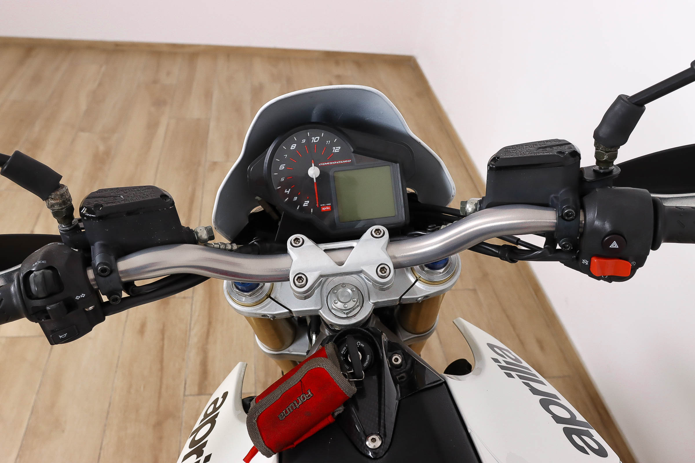 APRILIA Dorsoduro 750APRILIA10 APRILIA Dorsoduro 750APRILIA10