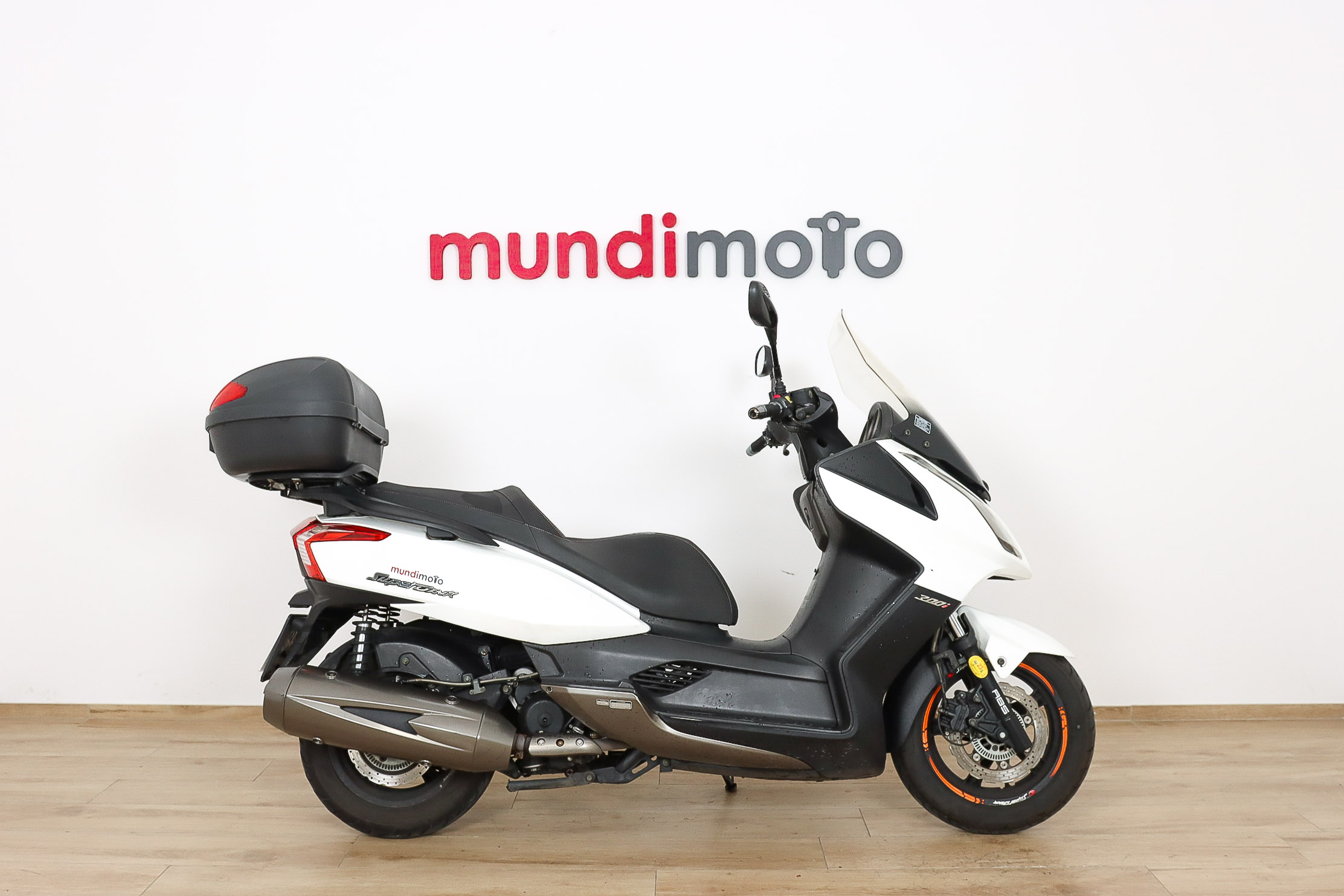 KYMCO Super Dink 300iKYMCO0 KYMCO Super Dink 300iKYMCO0