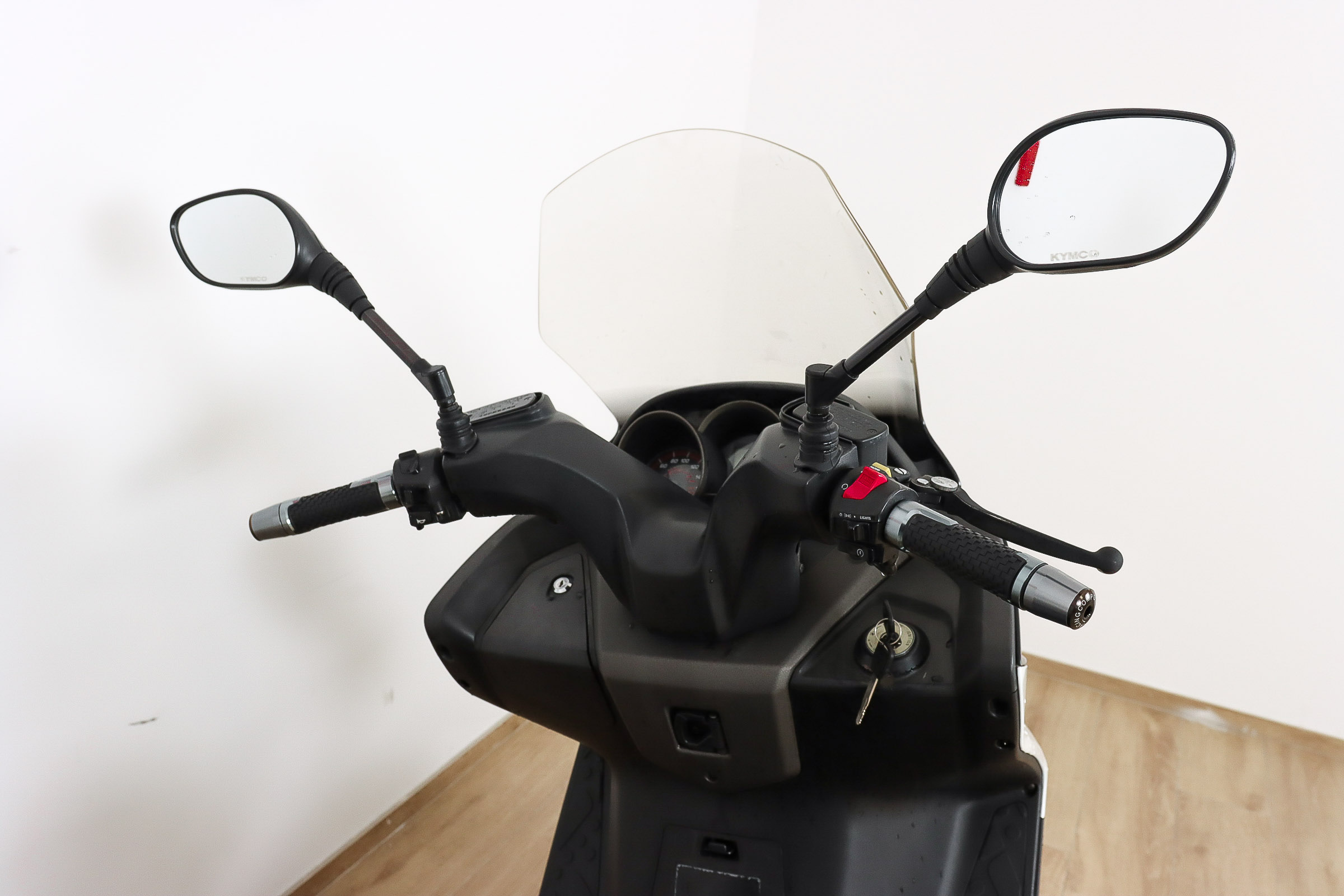 KYMCO Super Dink 300iKYMCO5 KYMCO Super Dink 300iKYMCO5