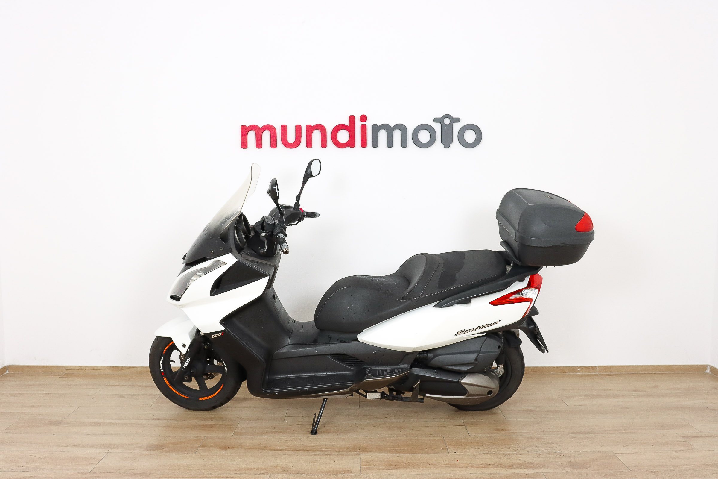KYMCO Super Dink 300iKYMCO6 KYMCO Super Dink 300iKYMCO6