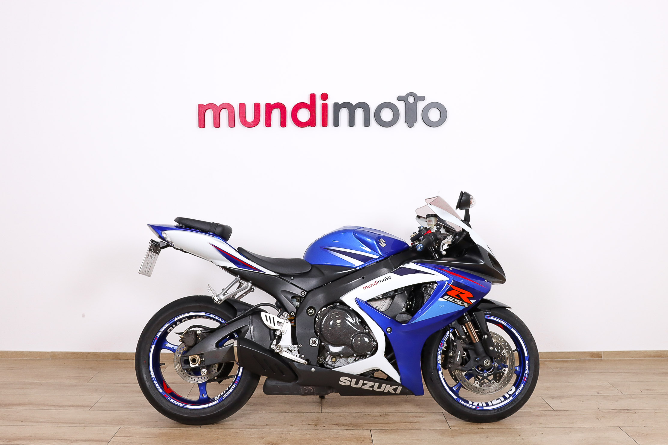 SUZUKI GSX R600SUZUKI0 SUZUKI GSX R600SUZUKI0