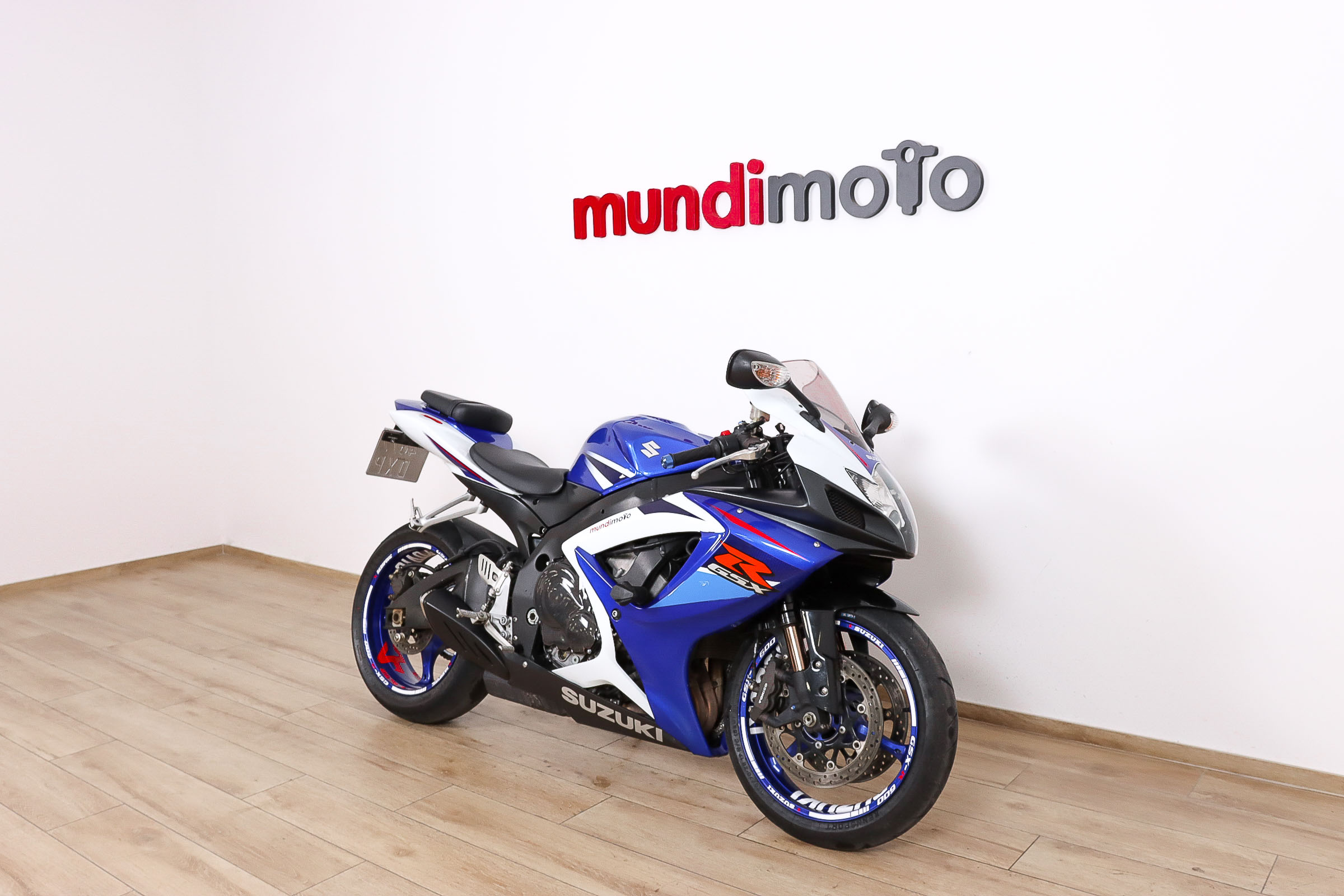 SUZUKI GSX R600SUZUKI1 SUZUKI GSX R600SUZUKI1