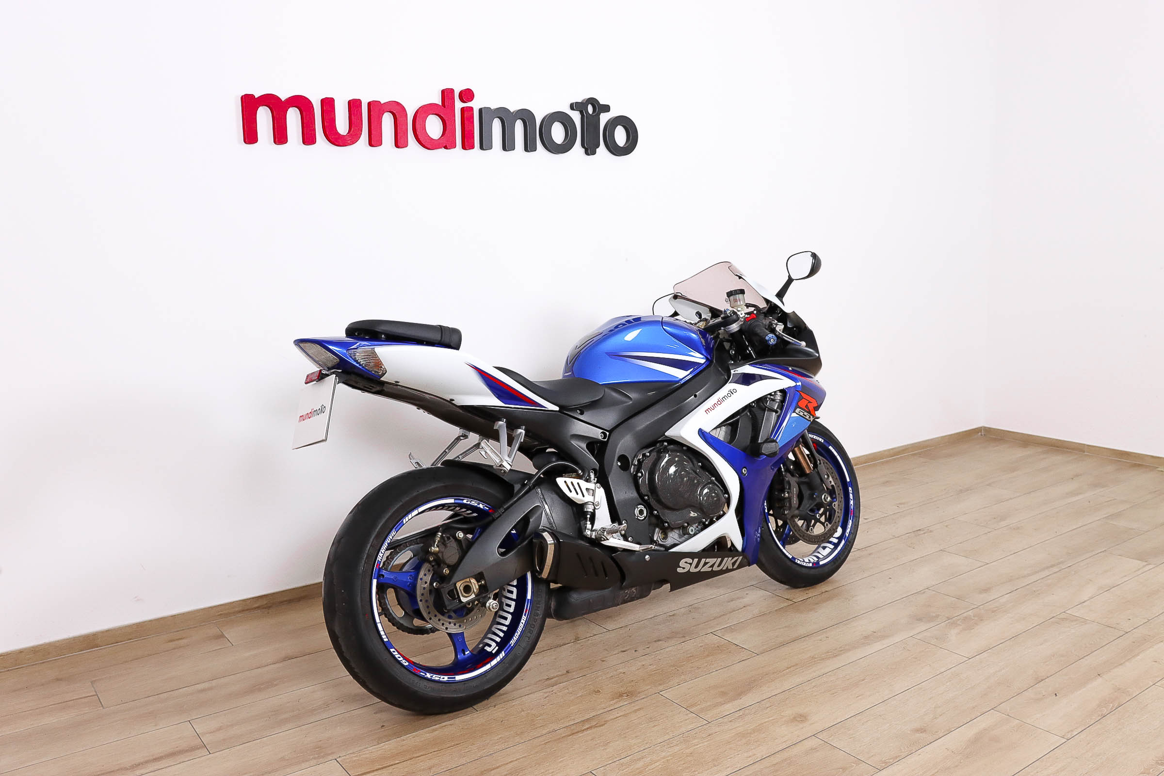 SUZUKI GSX R600SUZUKI2 SUZUKI GSX R600SUZUKI2