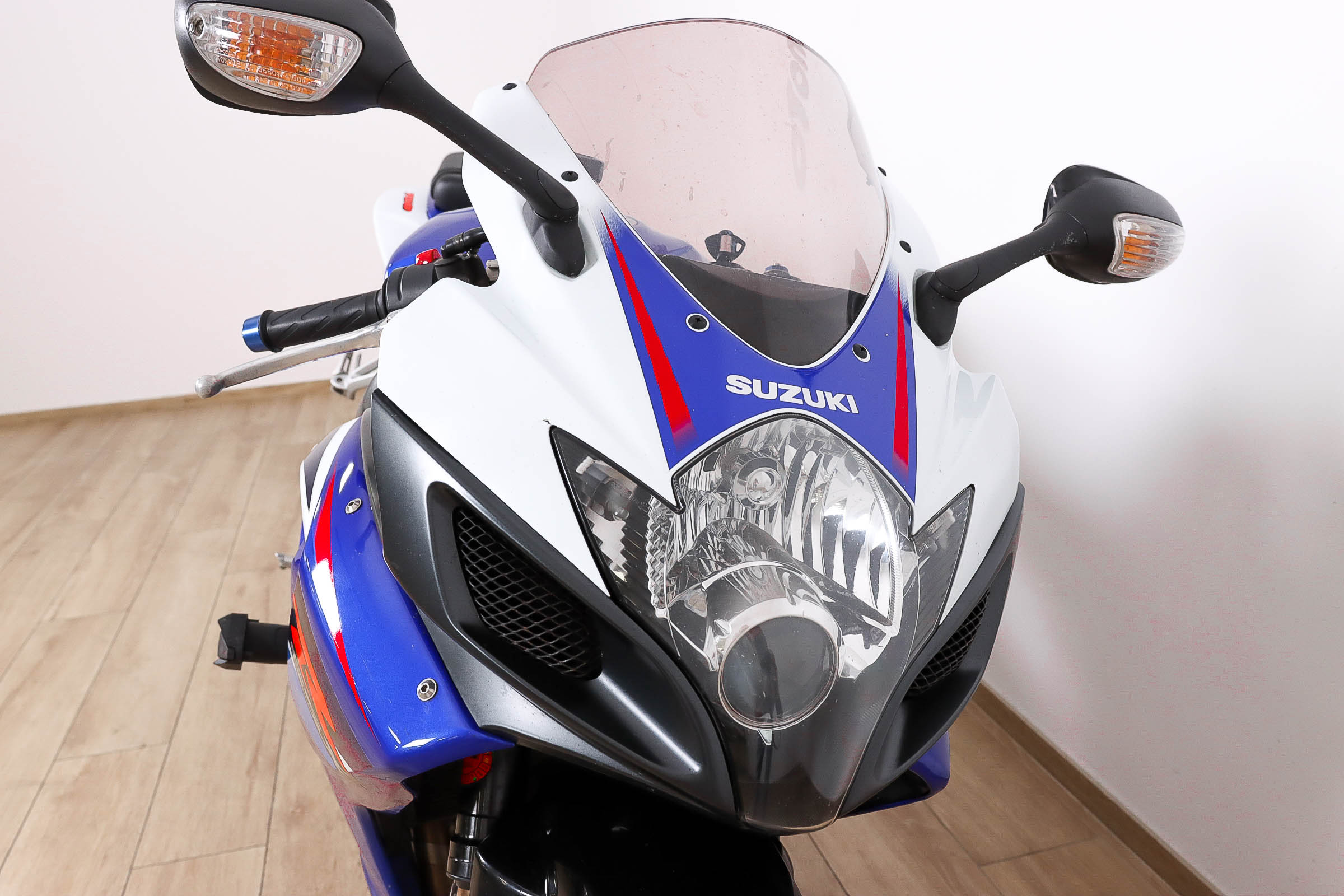 SUZUKI GSX R600SUZUKI3 SUZUKI GSX R600SUZUKI3