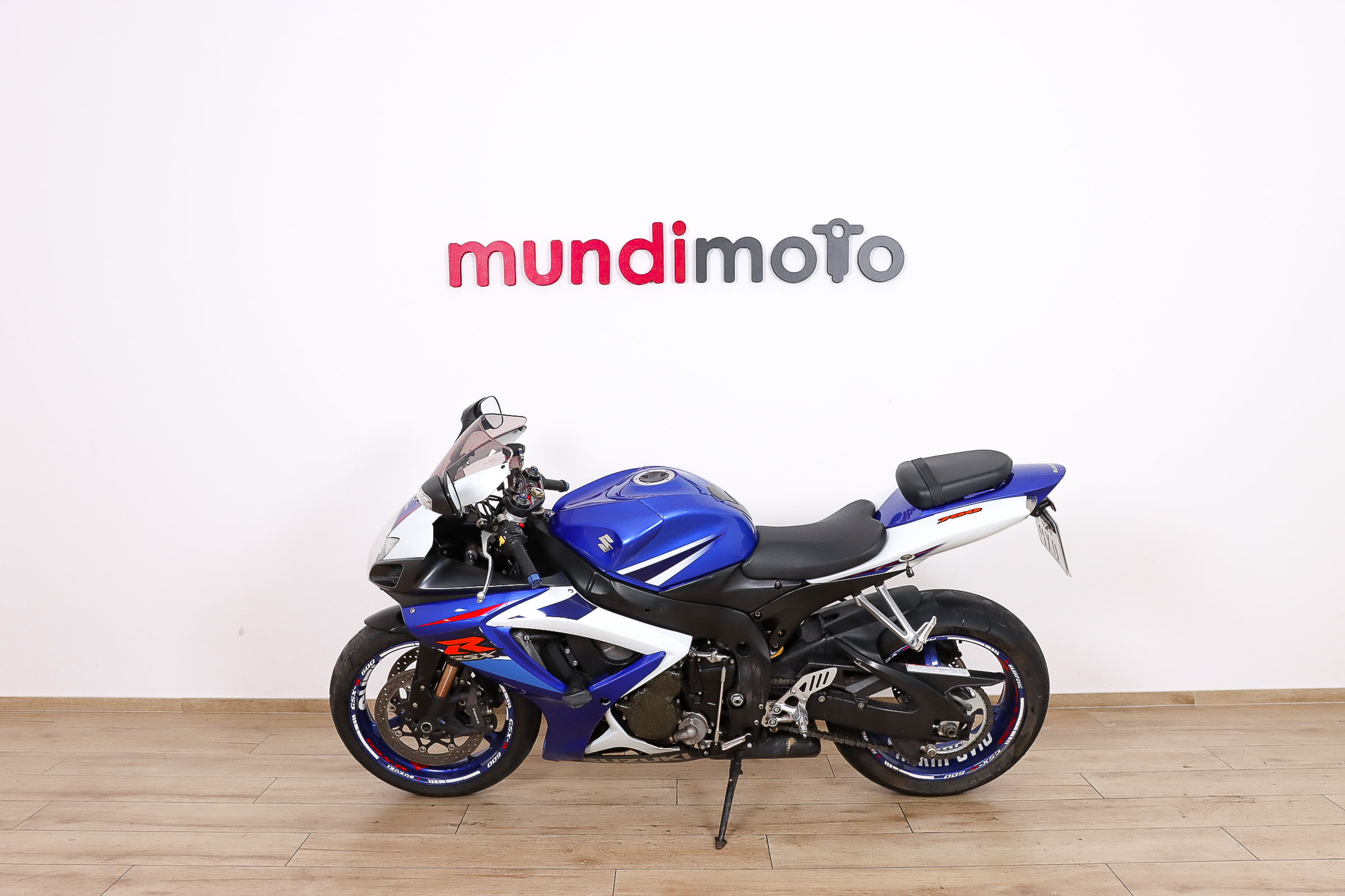 SUZUKI GSX R600SUZUKI7 SUZUKI GSX R600SUZUKI7