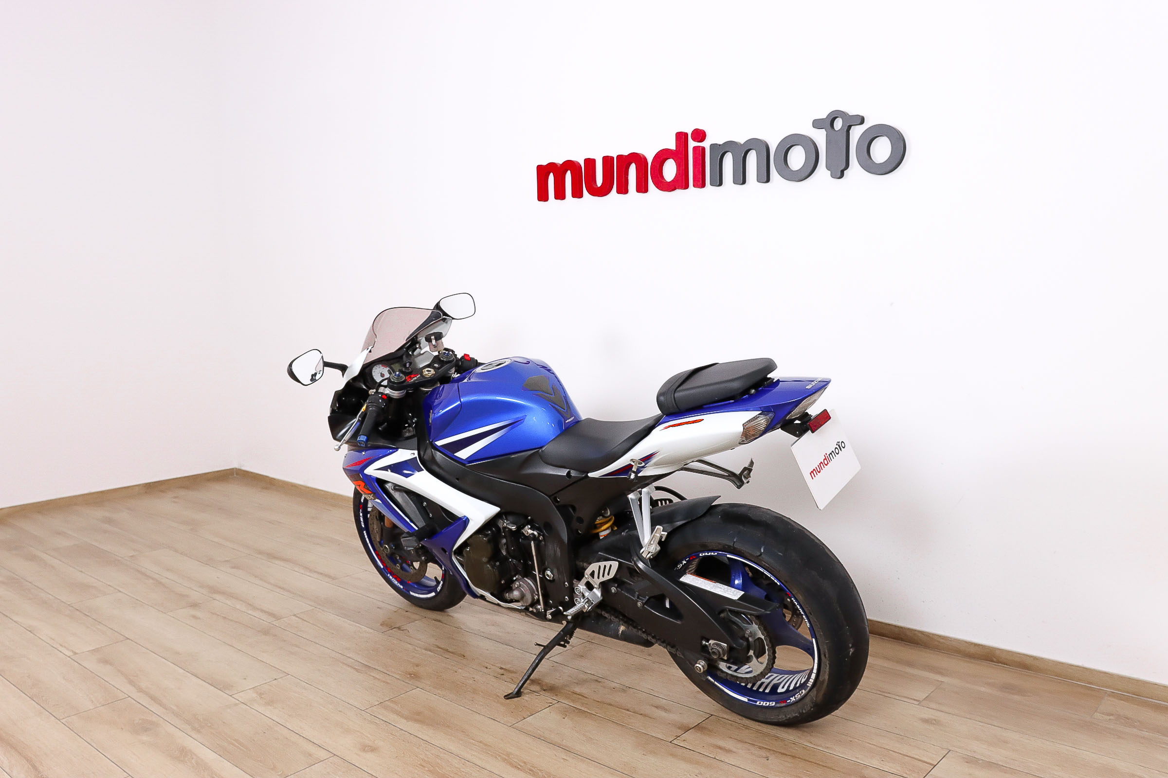 SUZUKI GSX R600SUZUKI8 SUZUKI GSX R600SUZUKI8