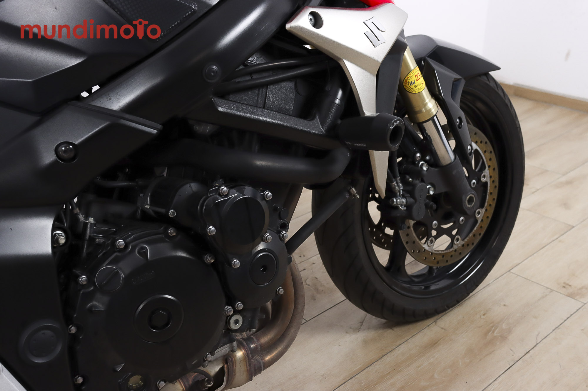 SUZUKI GSR750SUZUKI10 SUZUKI GSR750SUZUKI10
