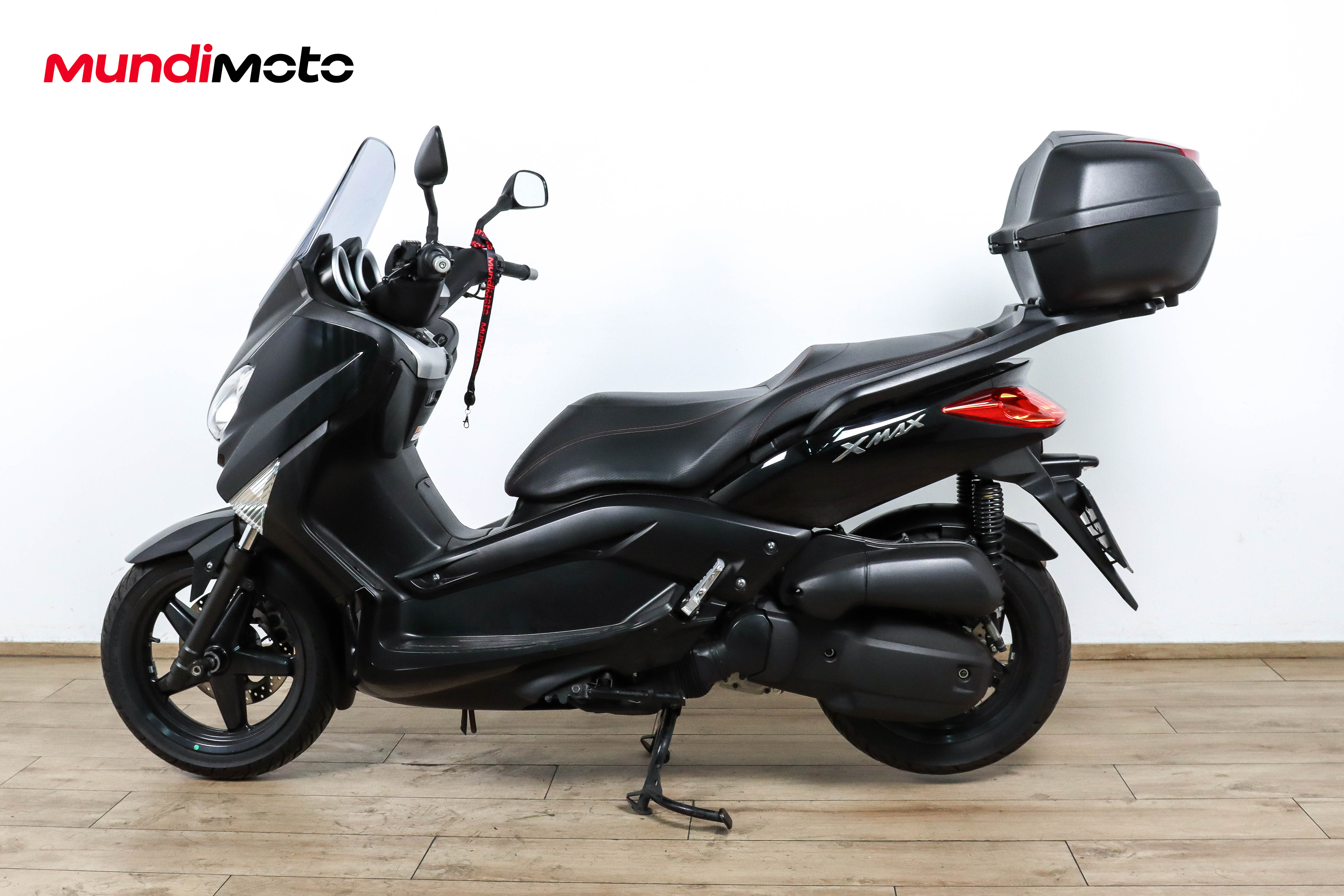 YAMAHA X MAX 125YAMAHA4 YAMAHA X MAX 125YAMAHA4