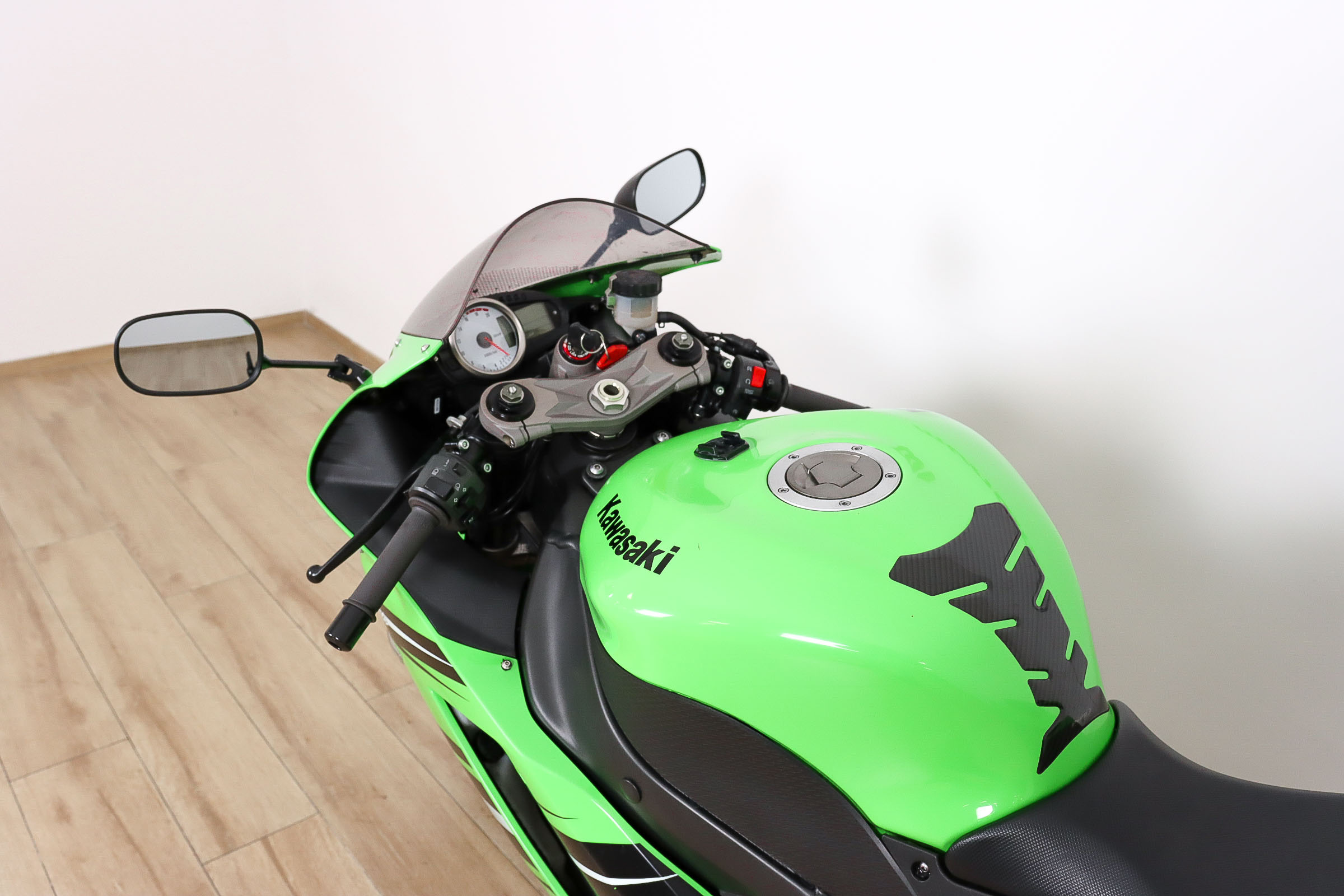 KAWASAKI ZX 6RKAWASAKI10 KAWASAKI ZX 6RKAWASAKI10