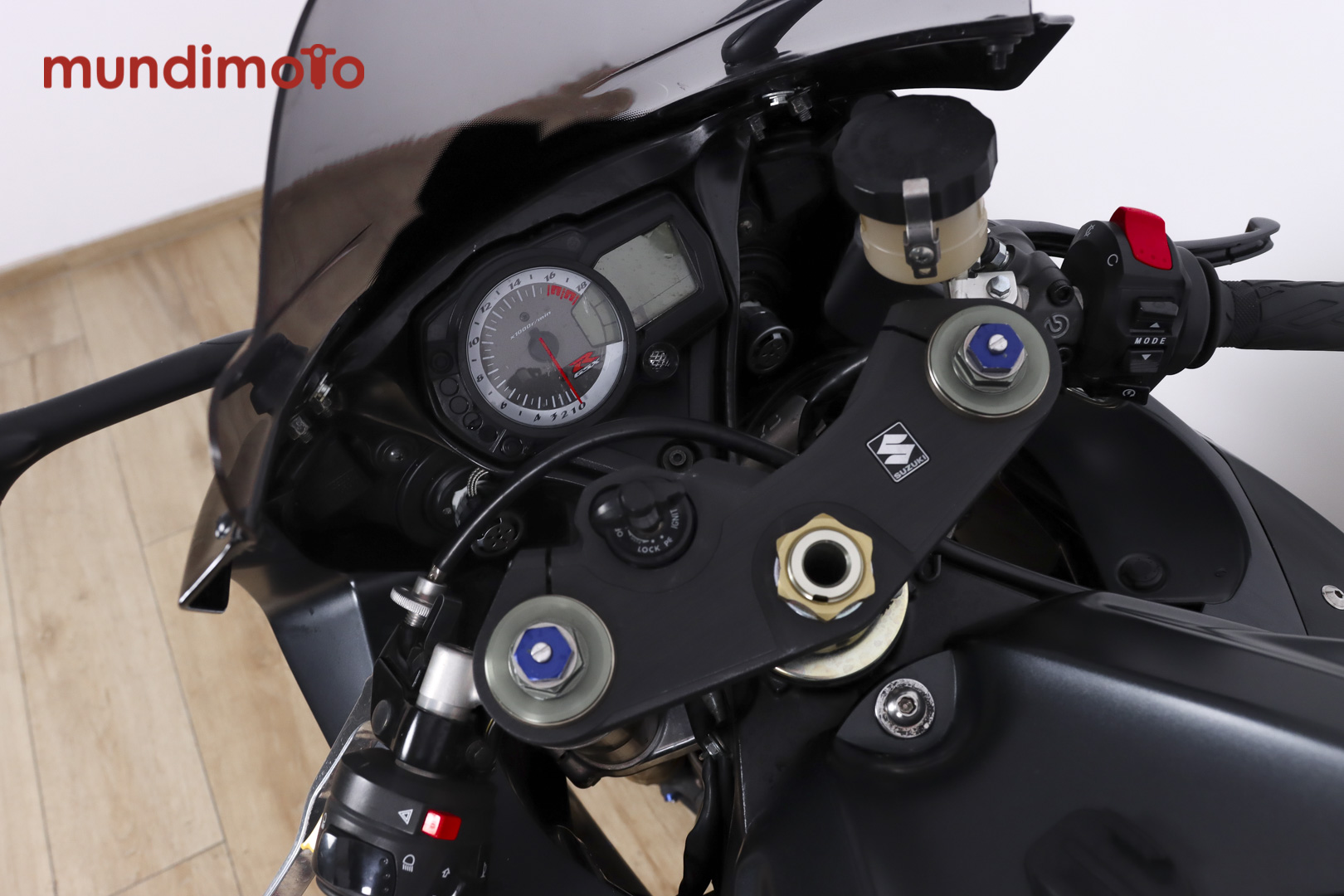 SUZUKI GSX R600SUZUKI9 SUZUKI GSX R600SUZUKI9