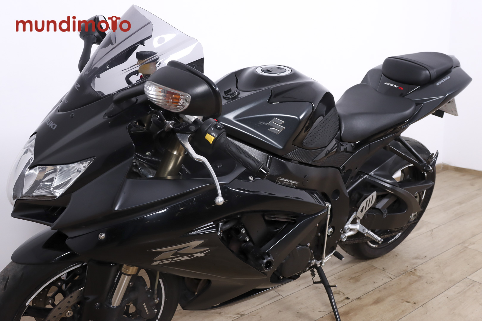 SUZUKI GSX R600SUZUKI11 SUZUKI GSX R600SUZUKI11