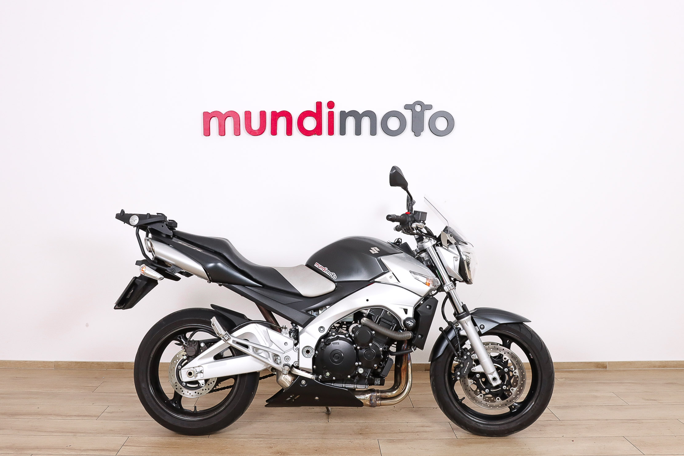 SUZUKI GSR 600SUZUKI0 SUZUKI GSR 600SUZUKI0