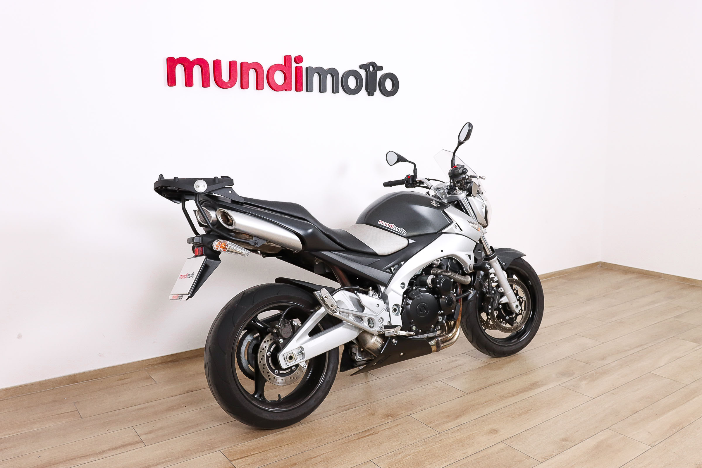 SUZUKI GSR 600SUZUKI2 SUZUKI GSR 600SUZUKI2