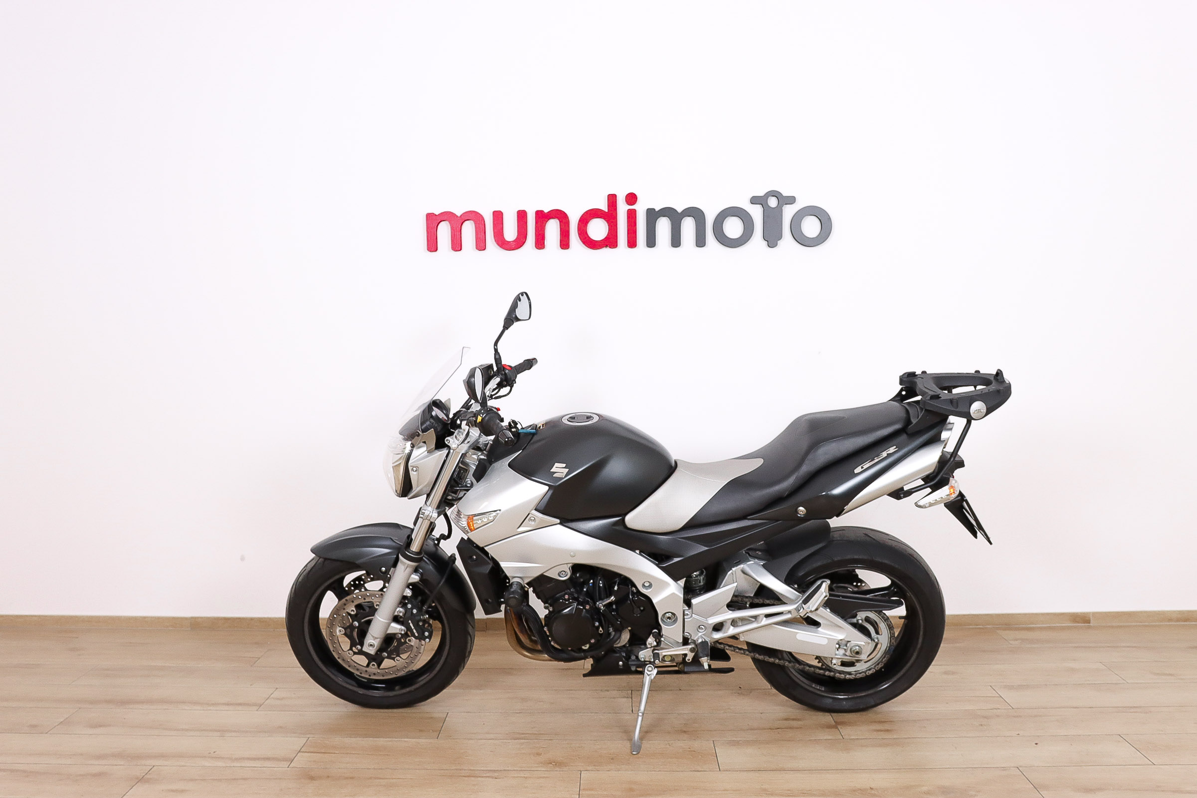 SUZUKI GSR 600SUZUKI7 SUZUKI GSR 600SUZUKI7