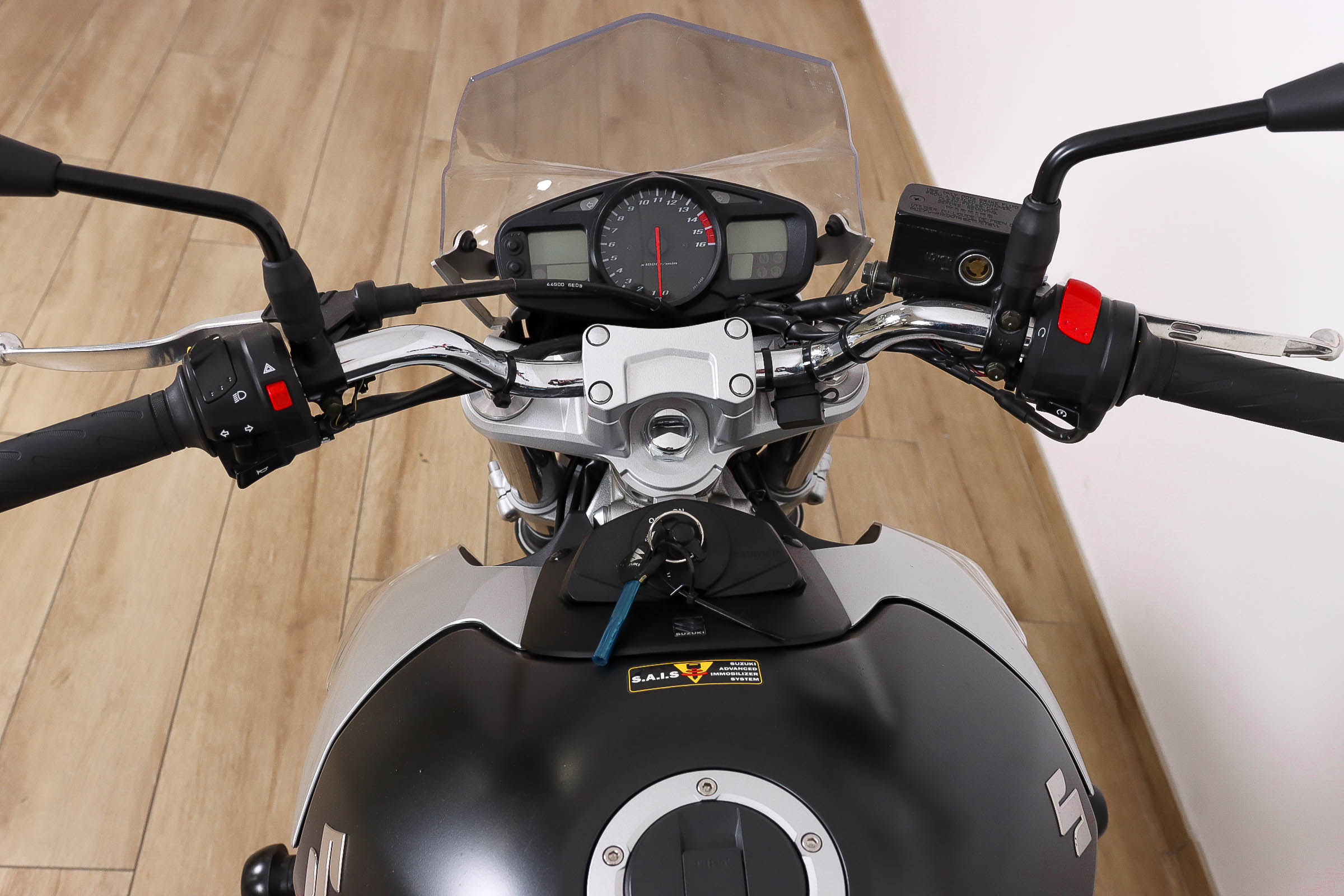 SUZUKI GSR 600SUZUKI11 SUZUKI GSR 600SUZUKI11